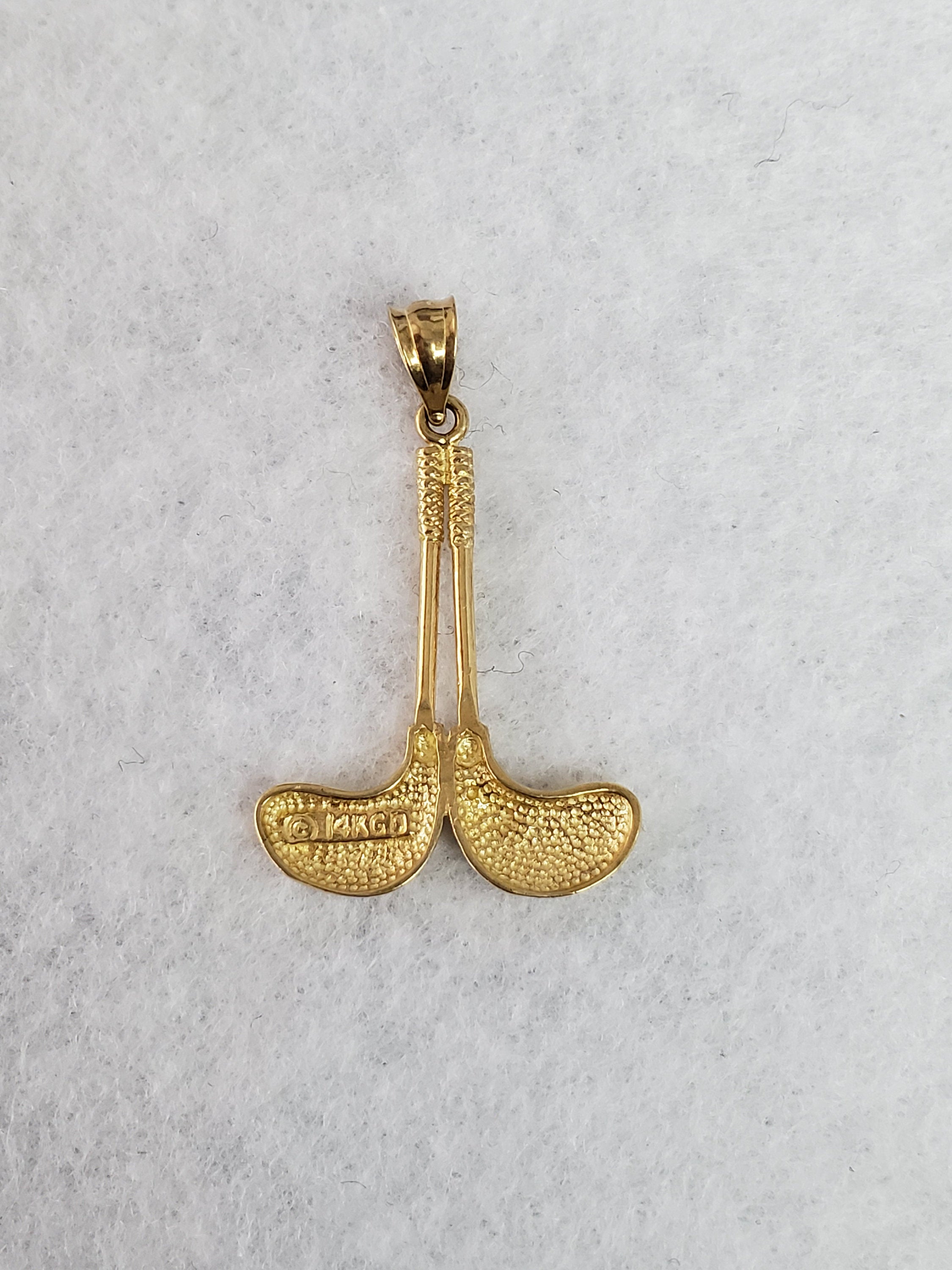 Two Golf Clubs Charm Pendant - Elegant Jewelry for Golf Lovers | Perfect Gift for Golfers, Necklace for Sports Enthusiasts | Ideal for Golf Tournaments, Father's Day, and Casual Wear