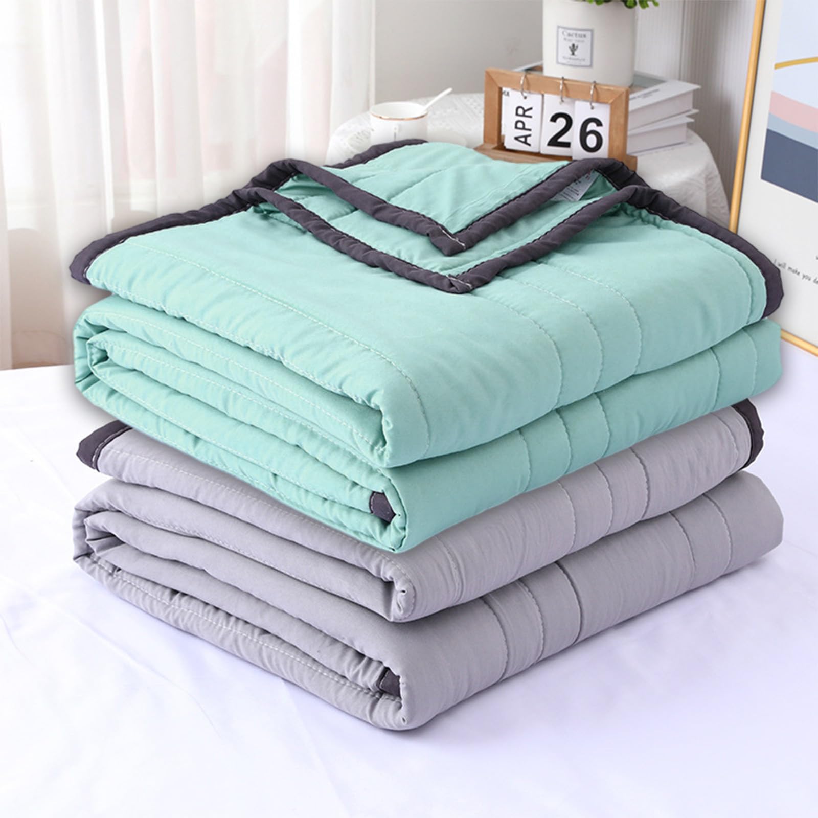 Cooling Blanket for Hot Sleepers - Ice Quilt for Night Sweats Relief, Double-Sided Cooling Comforter with Lightweight Fiber, All-Season Temperature Regulating Blanket - Perfect for Summer Nights, Hot Flashes, and Better Sleep