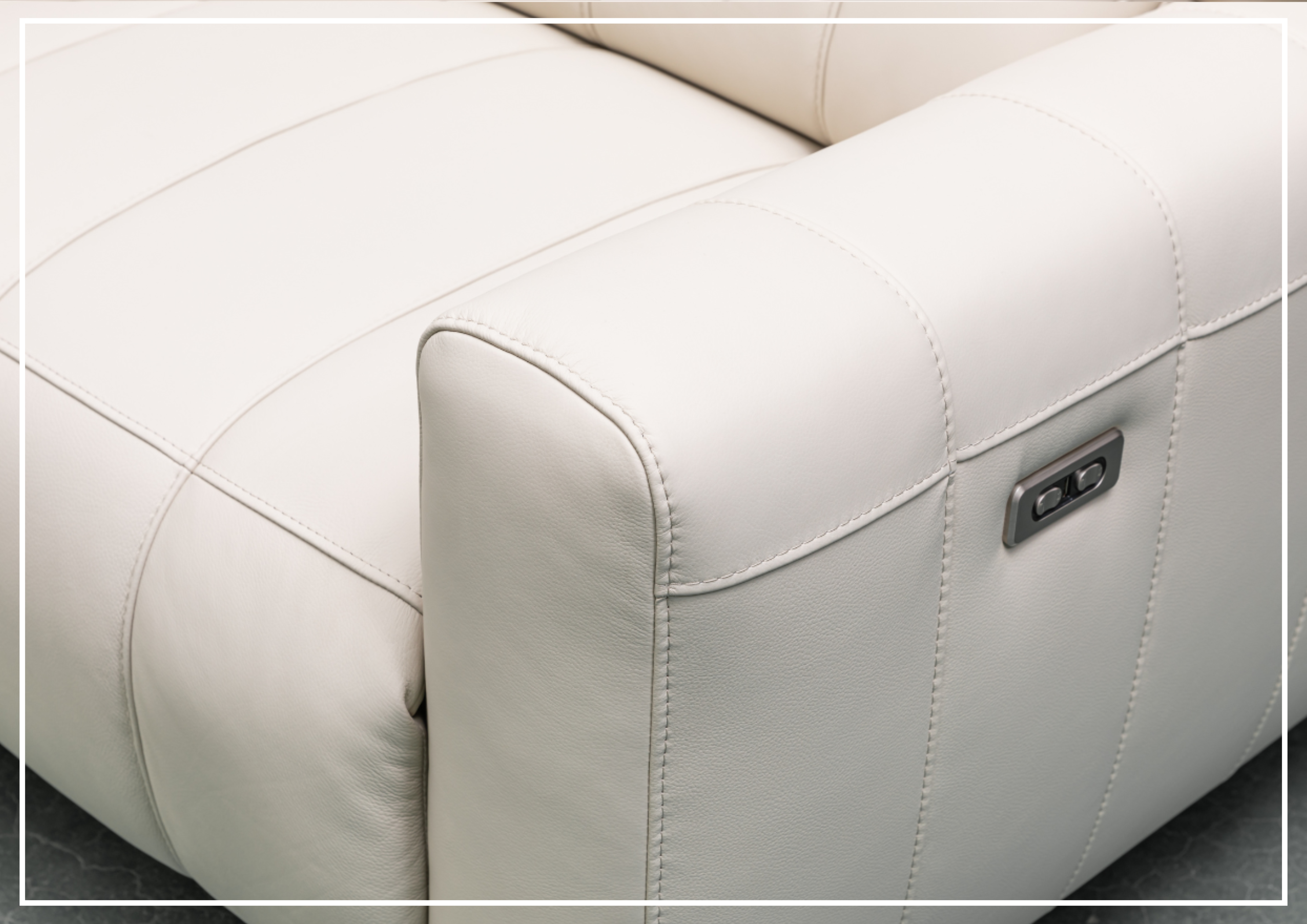 Klaussner Capri 3-Seater Beige Leather Power Reclining Sofa - Modern Living Room Furniture for Home Theater & Relaxation