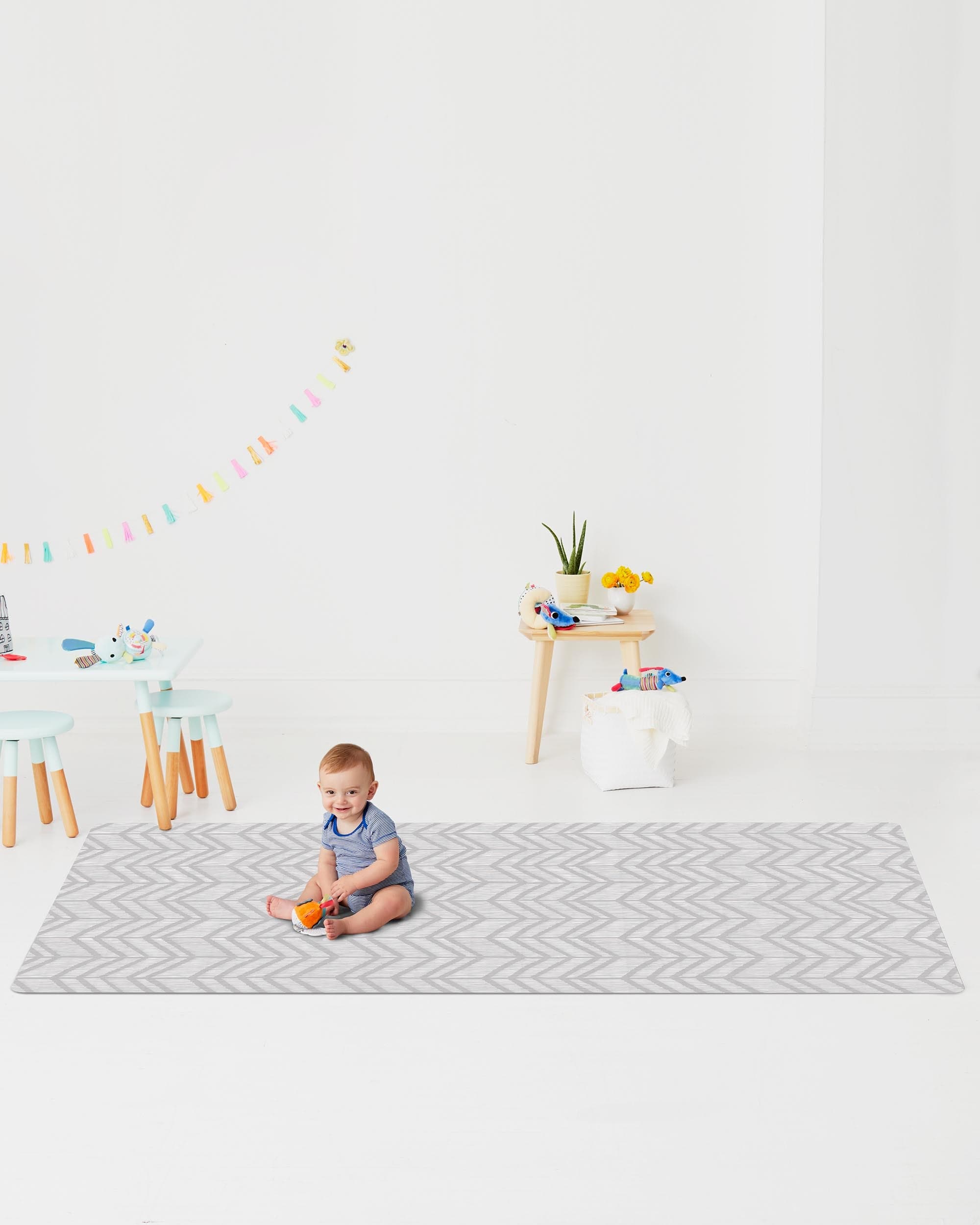 Skip Hop DoublePlay Reversible Playmat for Babies - Soft & Durable Activity Mat for Playtime, Tummy Time & Nursery Decor - Waterproof & Easy to Clean (Grey Chevron)