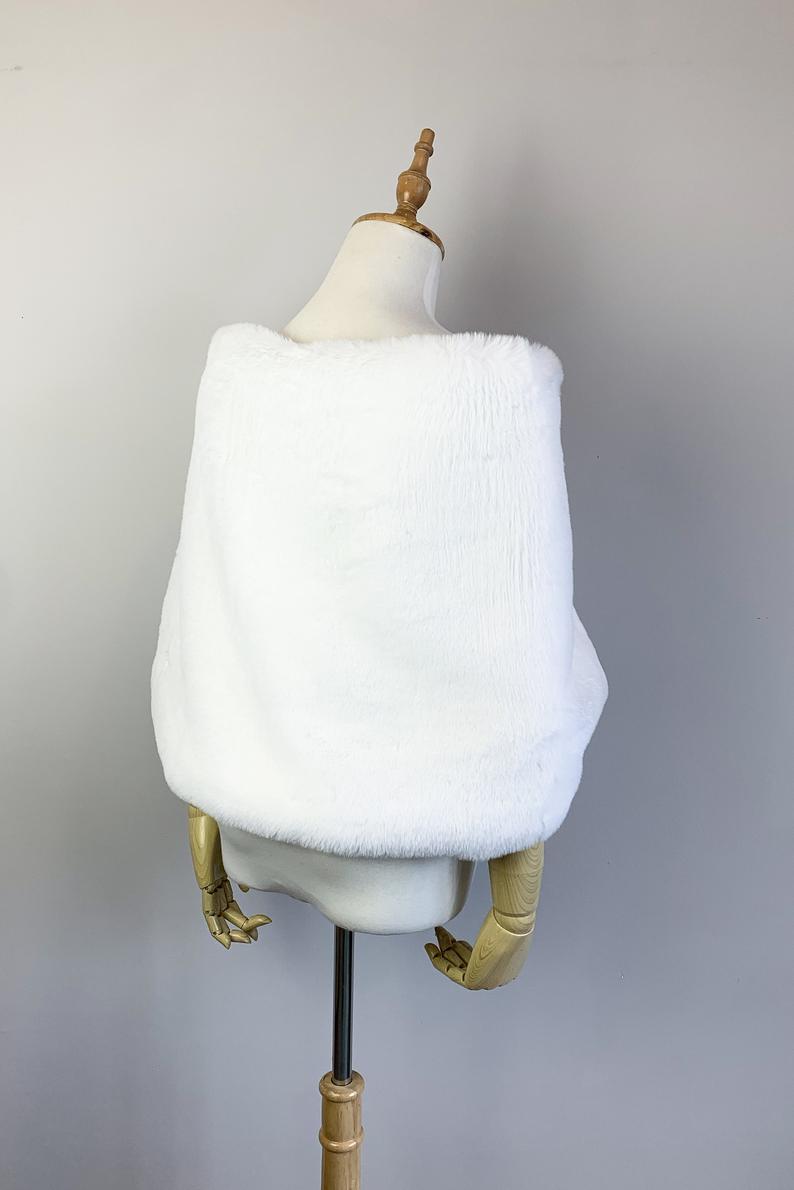 Ivory Fur Shawl - Butterfly Ivy05 Style, Soft & Luxurious Winter Wrap for Women | Perfect for Parties, Weddings & Evening Events
