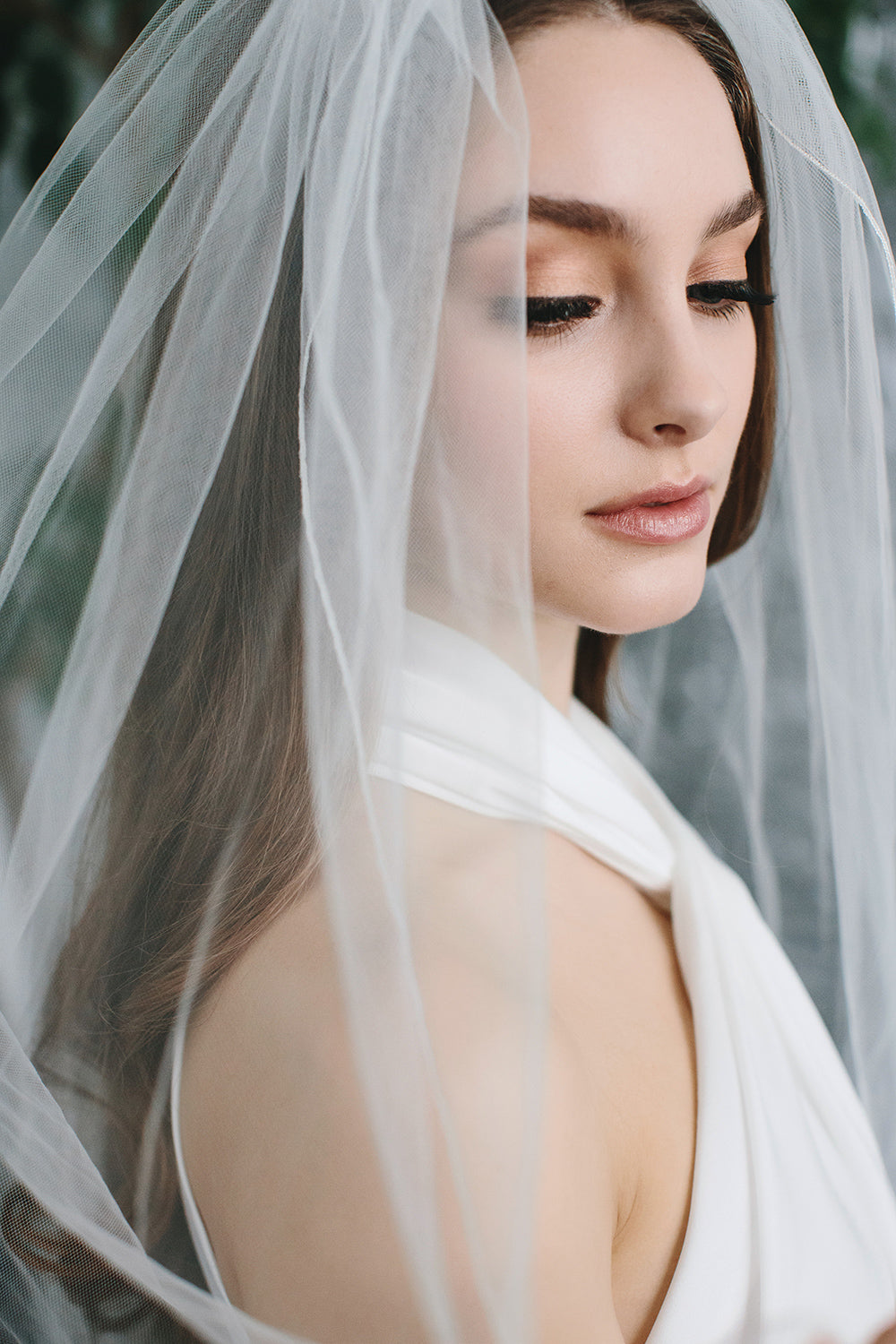 Elegant Pencil Edge Bridal Veil - Delicate Lace Wedding Veil for Bride | Perfect for Church Ceremony, Outdoor Wedding & Photography