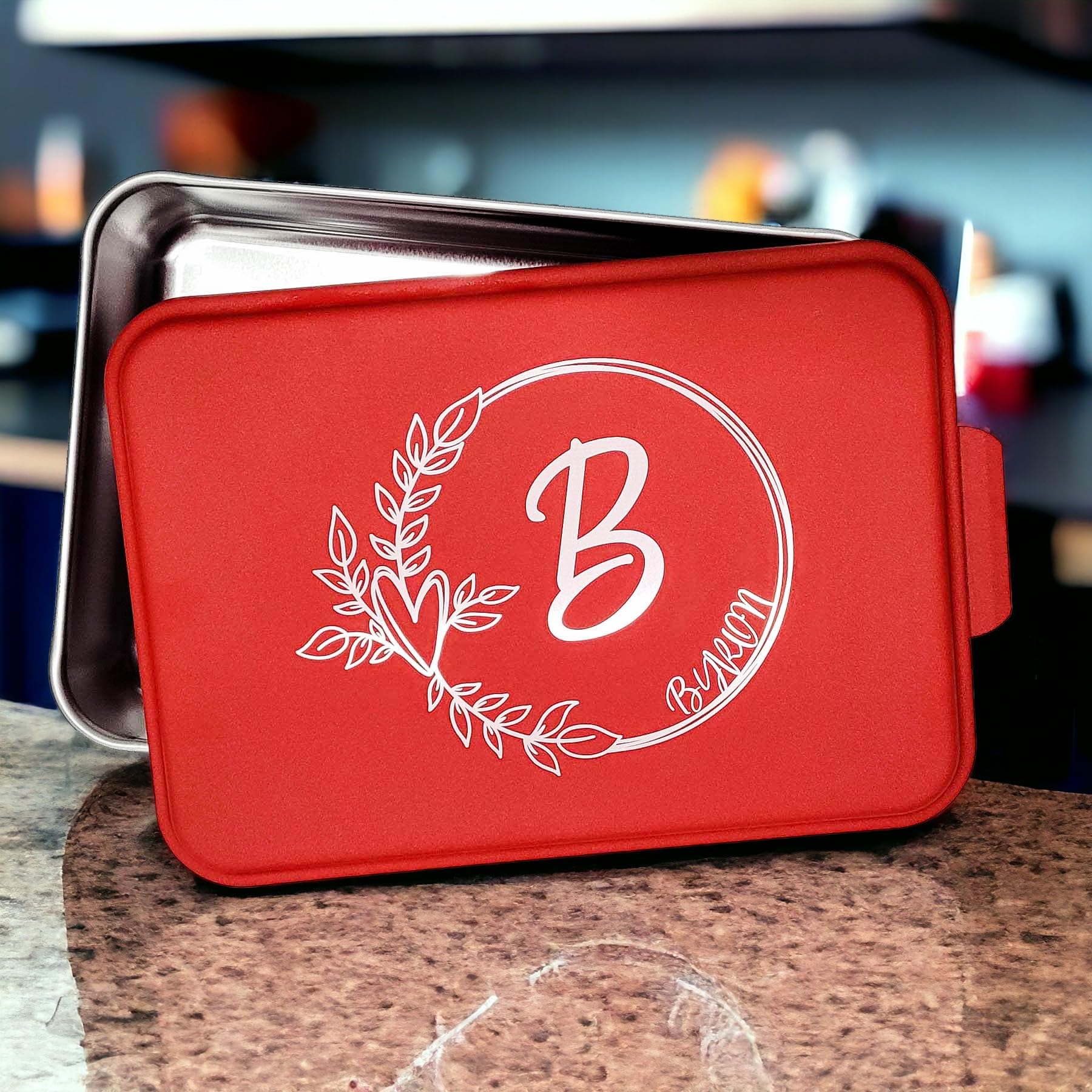 Personalized Engraved Cake Pan - Custom Aluminum Baking Pan with Lid | Perfect Wedding Gift, Bridal Shower Present & Housewarming Gift for Chef | Great for Mother's Day & Special Occasions | Ideal for Baking Cakes, Cupcakes & Desserts at Home