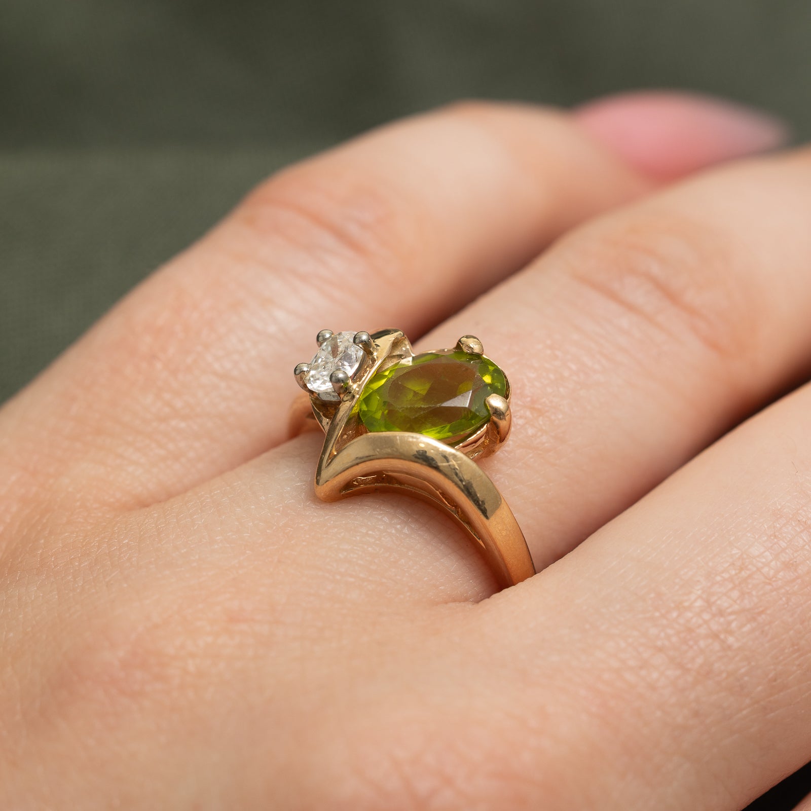 Peridot & Diamond Chevron Ring - 1.76ct Green Gemstone & 0.27ct Diamond Engagement Ring - Size 6.75 - Elegant Wedding Band, Anniversary Gift for Her - Perfect for Bridal Jewelry & Special Occasions
