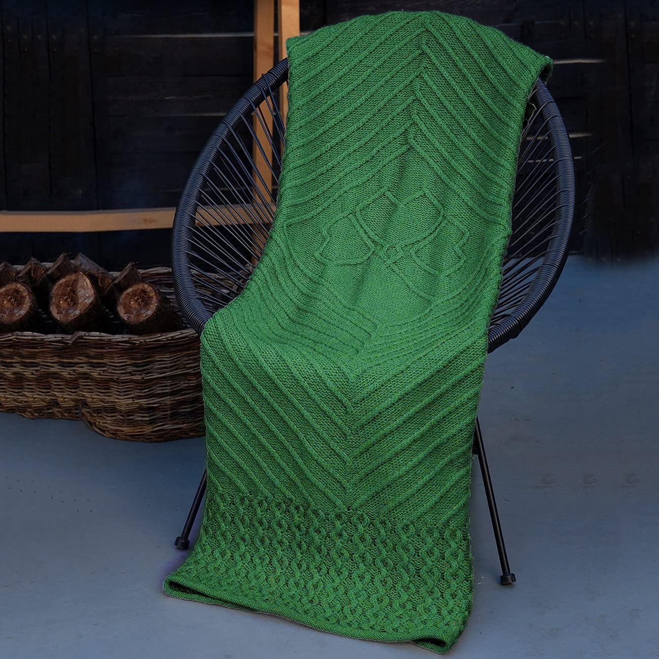 SAOL Irish Throw Blanket with Shamrock Design - 100% Merino Wool Aran Knit Couch Blanket 48'' x 68'' (122 x 173 cm) - Green - Cozy Living Room Decor for Sofa, Bed & Winter Warmth
