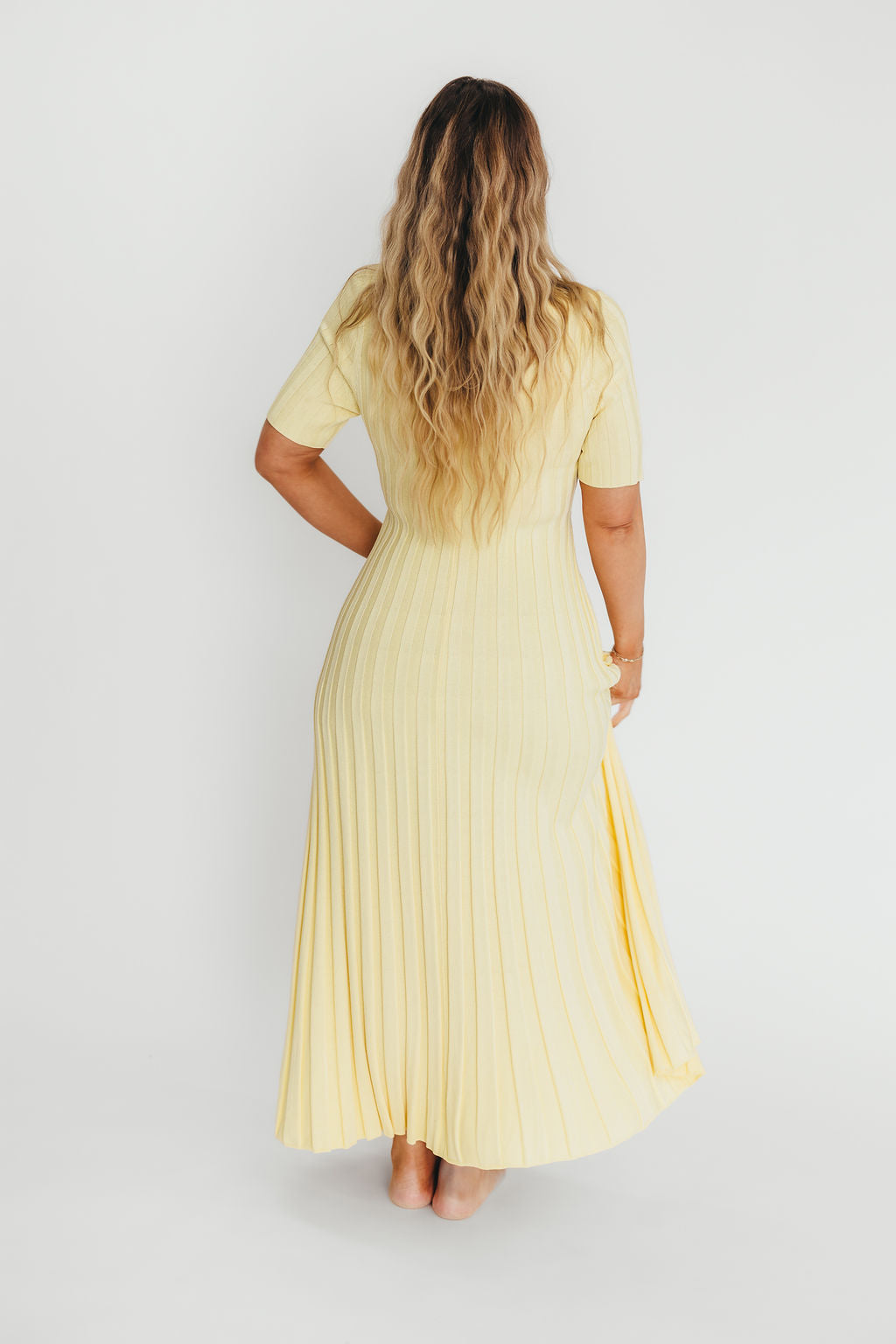 Oakley Ribbed Maxi Dress in Light Yellow - Bump Friendly Maternity Dress for Pregnancy, Comfortable Stretchy Fabric, Perfect for Baby Showers & Summer Outfits