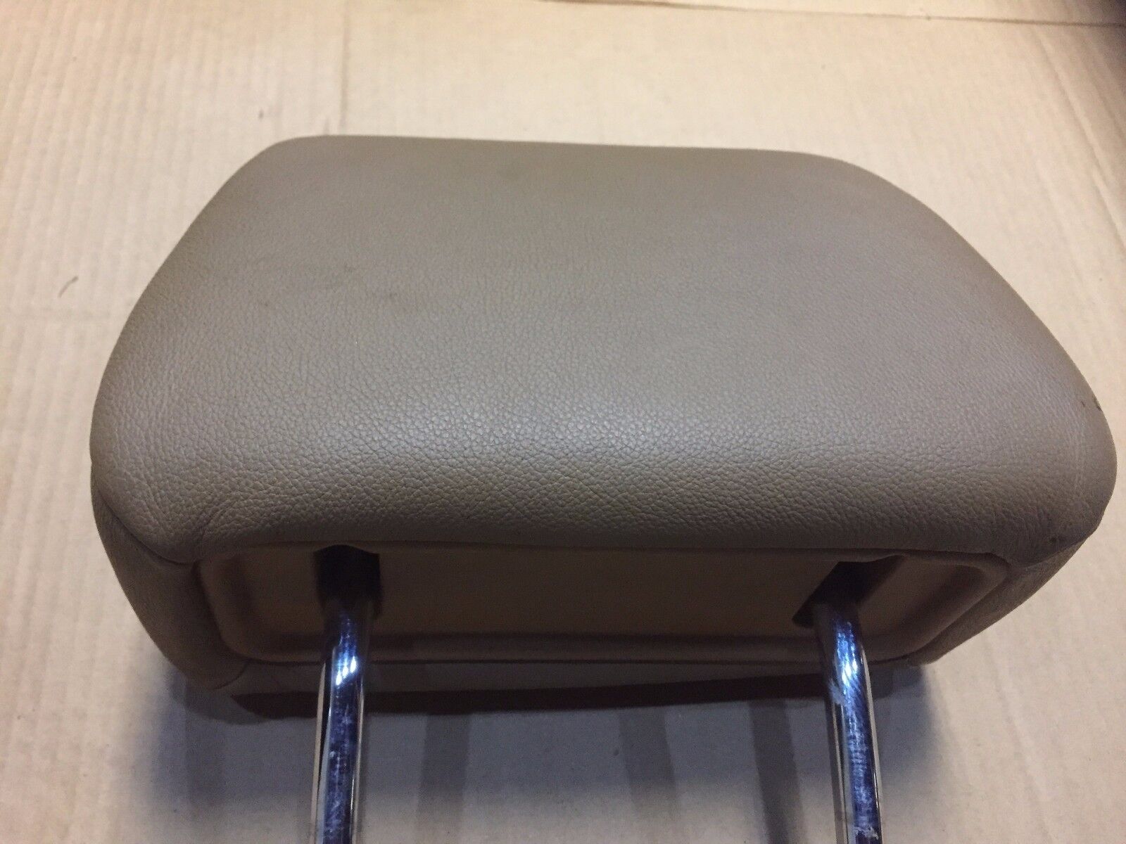 2002-2005 BMW 745i 745Li E65 OEM Front Left Driver Seat Headrest - Perfect for Replacement & Car Interior Upgrade