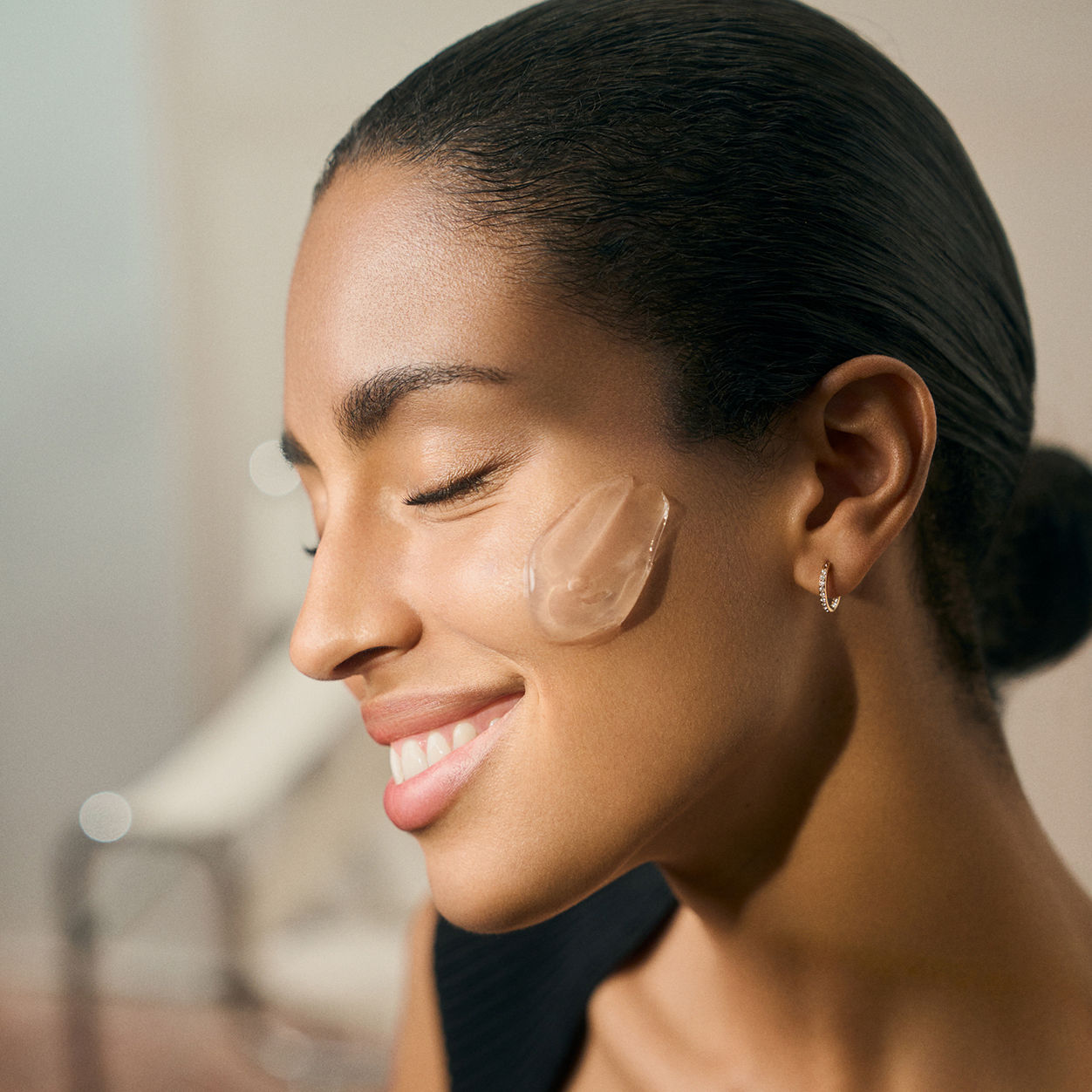 Luminous Diamond Luxury Facial Cleanser - Gentle Deep Cleansing for Glowing Skin - Perfect for Daily Skincare & Spa Nights
