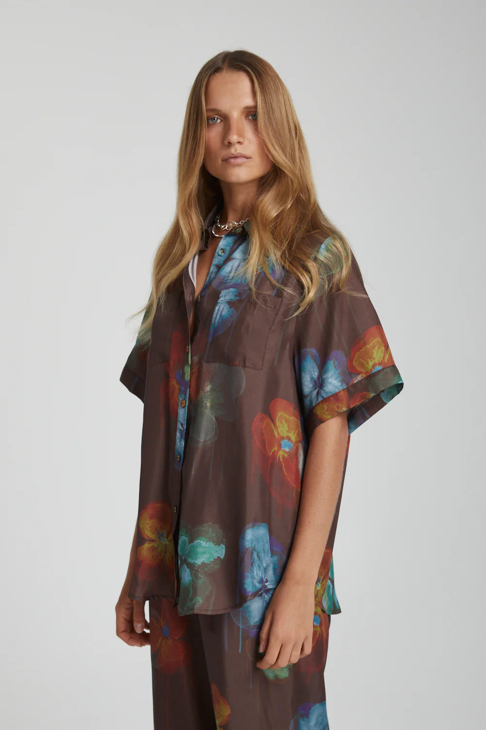 Stylish Pansy Drip Button-Up Shirt for Men & Women - Perfect for Casual Wear, Office Outfits & Date Nights