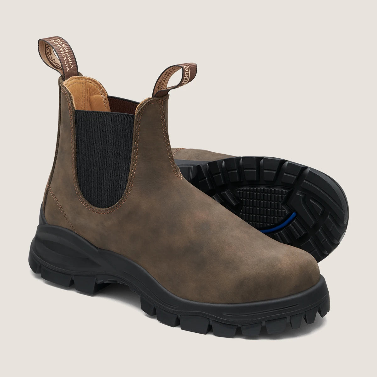 Blundstone Women's Lug 2239 Chelsea Boots - Rustic Brown Leather Ankle Boots for Outdoor, Work & Casual Wear | Waterproof & Comfortable Slip-On Boots for Hiking, Travel & Everyday Use