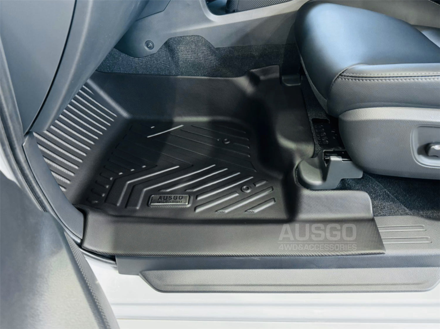 5D Custom Fit Car Floor Mats for Mitsubishi Pajero Sport 2015-2023 - All Weather Protection, Non-Slip Design - Perfect for Off-Roading, Camping & Daily Commute
