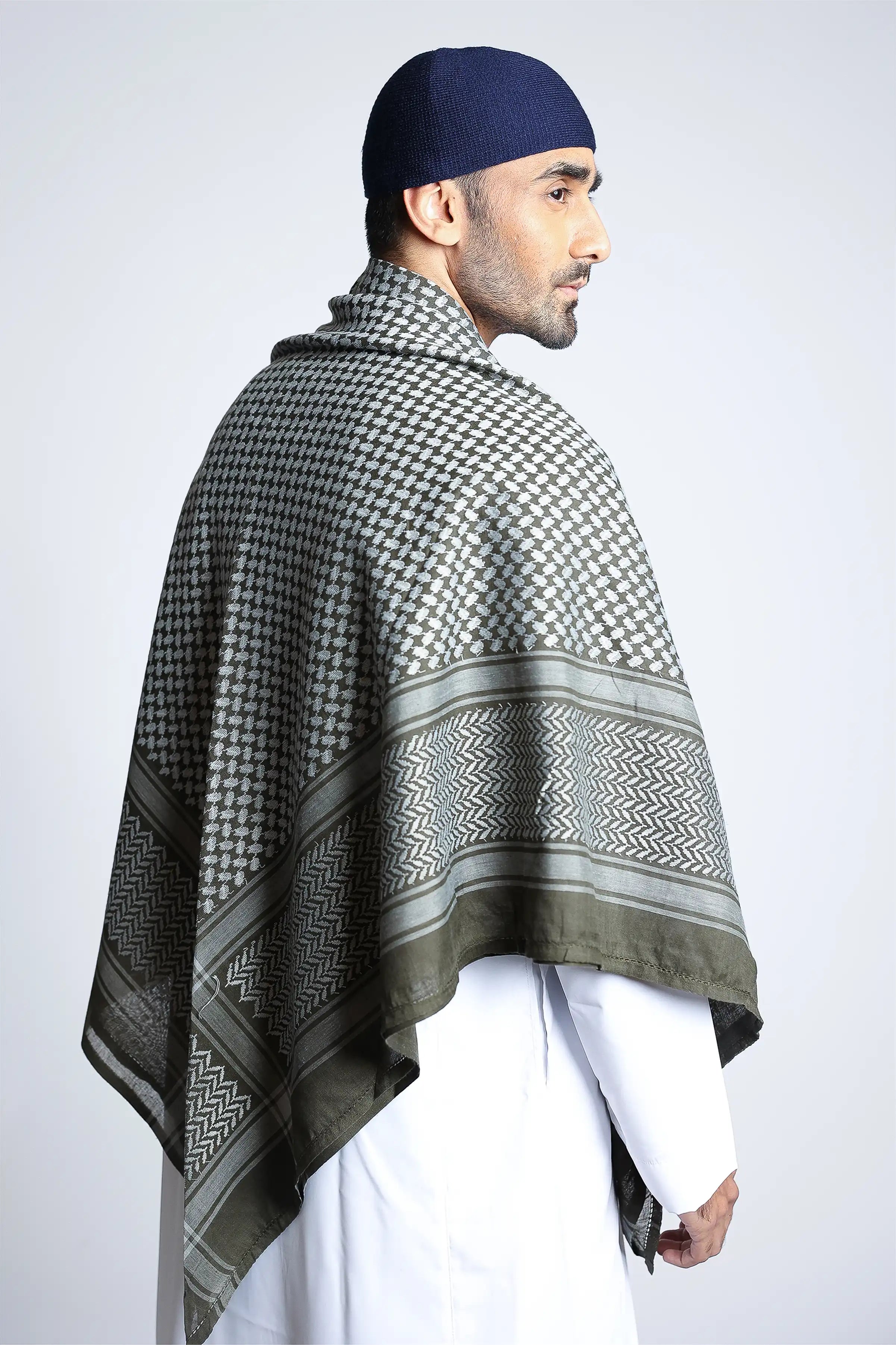 Premium Green Valley with Grey Shemagh Scarf - Authentic Middle Eastern Keffiyeh for Men & Women - Perfect for Outdoor Adventures, Travel, and Fashion Accessories