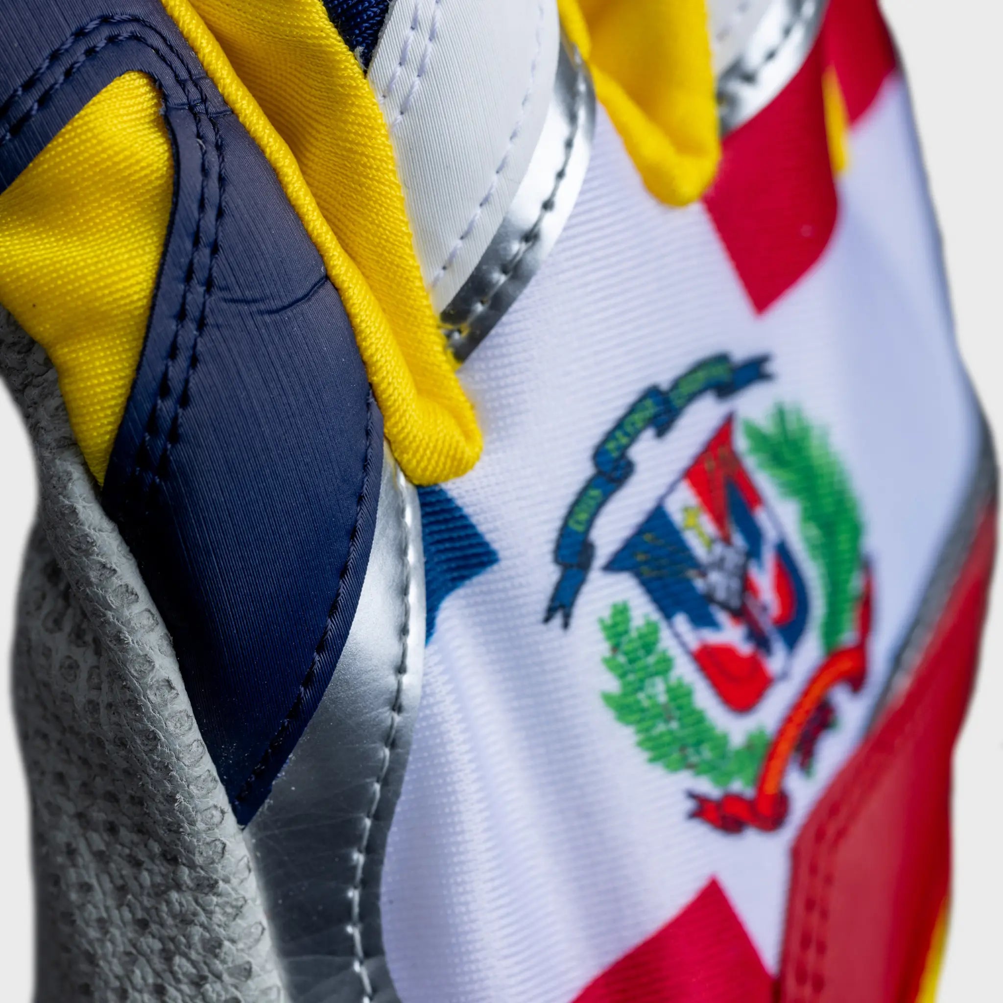 Vacano Dominican Flag Zanda Batting Gloves - Baseball Training & Game Accessories for Men & Women - Perfect for Batting Practice, Softball, and Sports Enthusiasts