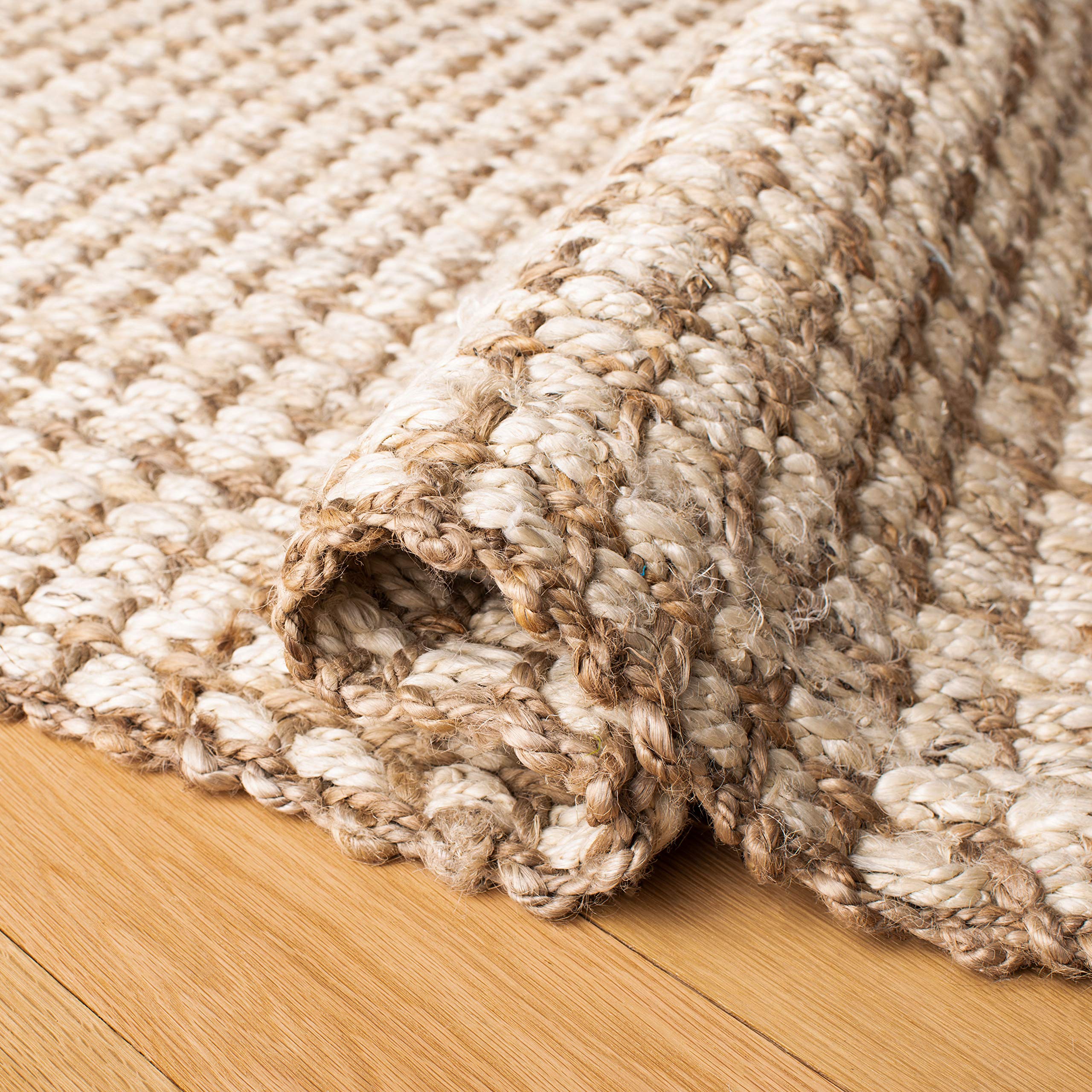 SAFAVIEH Natural Fiber Collection Handmade Jute Area Rug - 6' x 9', Ivory & Natural, Rustic Farmhouse Style for Living Room, Bedroom, High Traffic Areas | Durable & Eco-Friendly Floor Decor for Home, Office, Dining Space (NF186A)