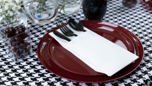 20-Pack Premium Cranberry Round Plastic Dinnerware Set for 10 Guests - Elegant Party Plates, Bowls & Cups - Perfect for Weddings, Holidays & Formal Gatherings