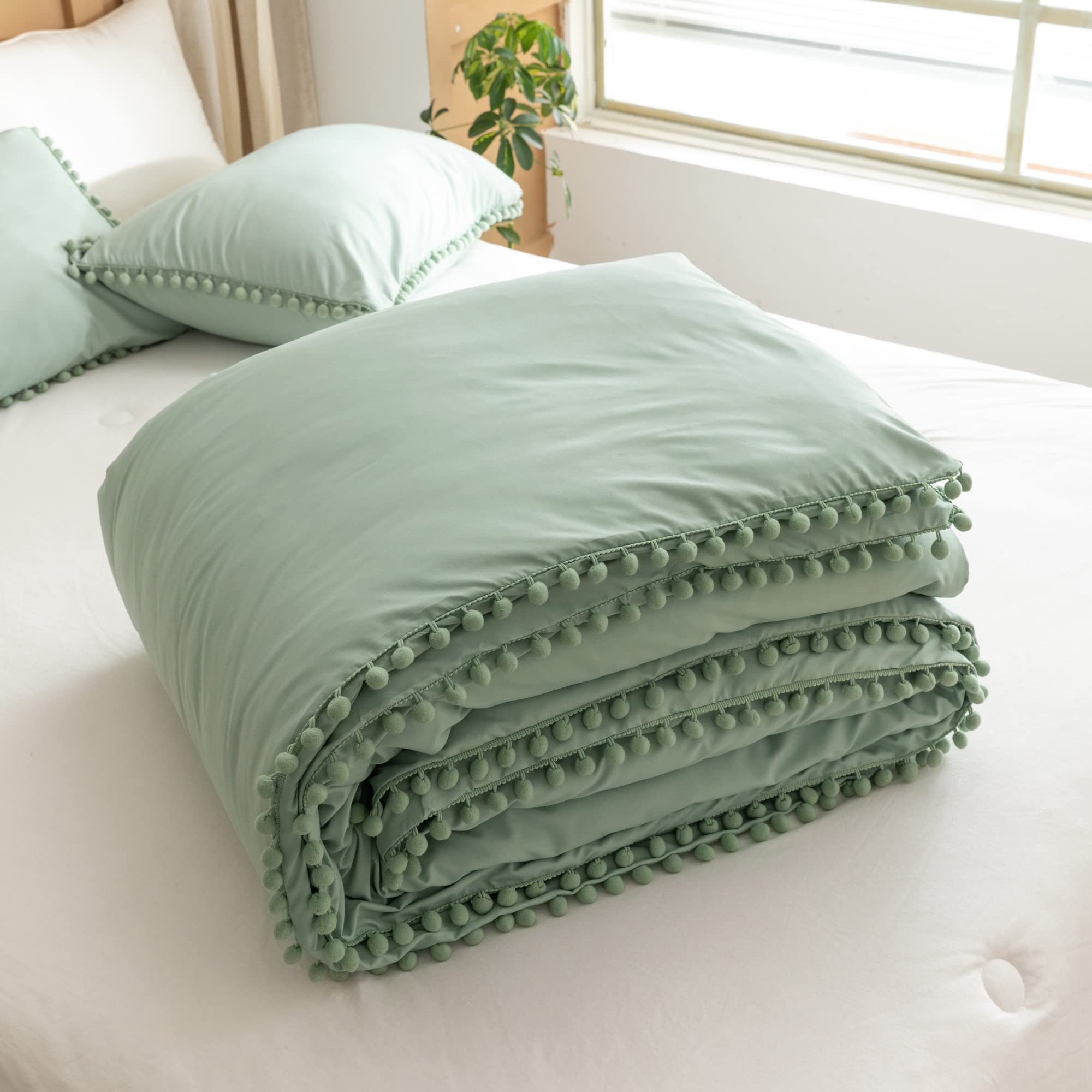 YIRDDEO Queen Size Comforter Set with Ball Pom Fringe - 3 Piece All Seasons Soft Bedding Set Includes 1 Comforter (90