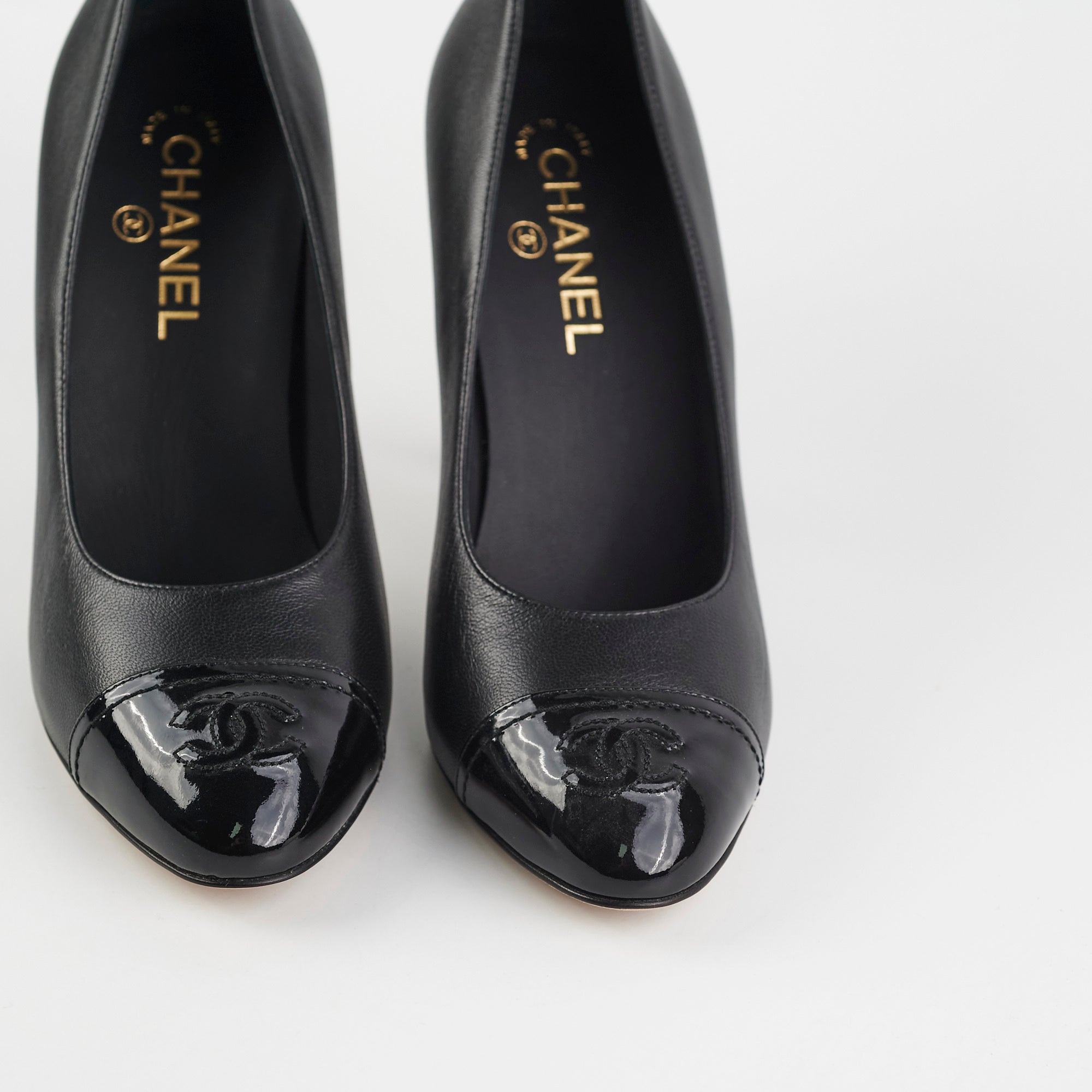 Chanel Black Leather High Heels Size 39.5 - Elegant Women's Dress Shoes for Parties, Weddings & Formal Events