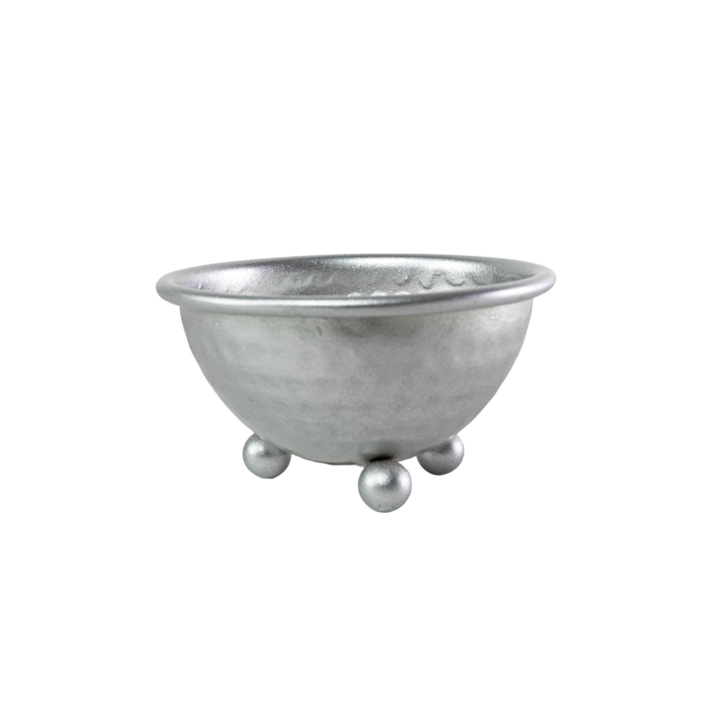 Foreside Home and Garden Hammered Silver Metal Bowl - Decorative Centerpiece for Dining Table, Kitchen Counter, or Living Room Display