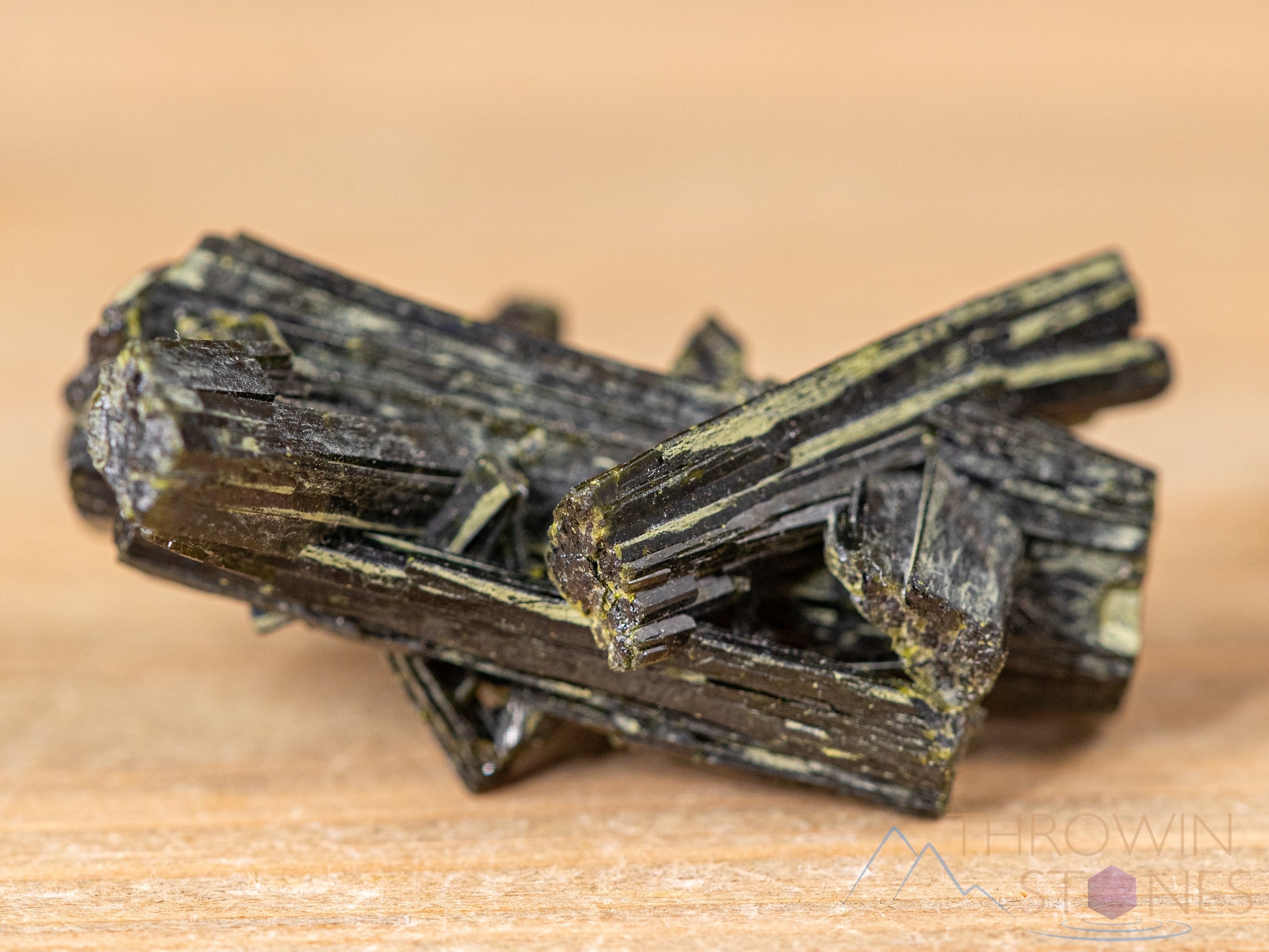 EPIDOTE Raw Crystal Cluster - Natural Healing Stone for Home Decor, Housewarming Gift, Meditation & Energy Healing (40741) - Perfect for Living Room, Office & Spiritual Spaces