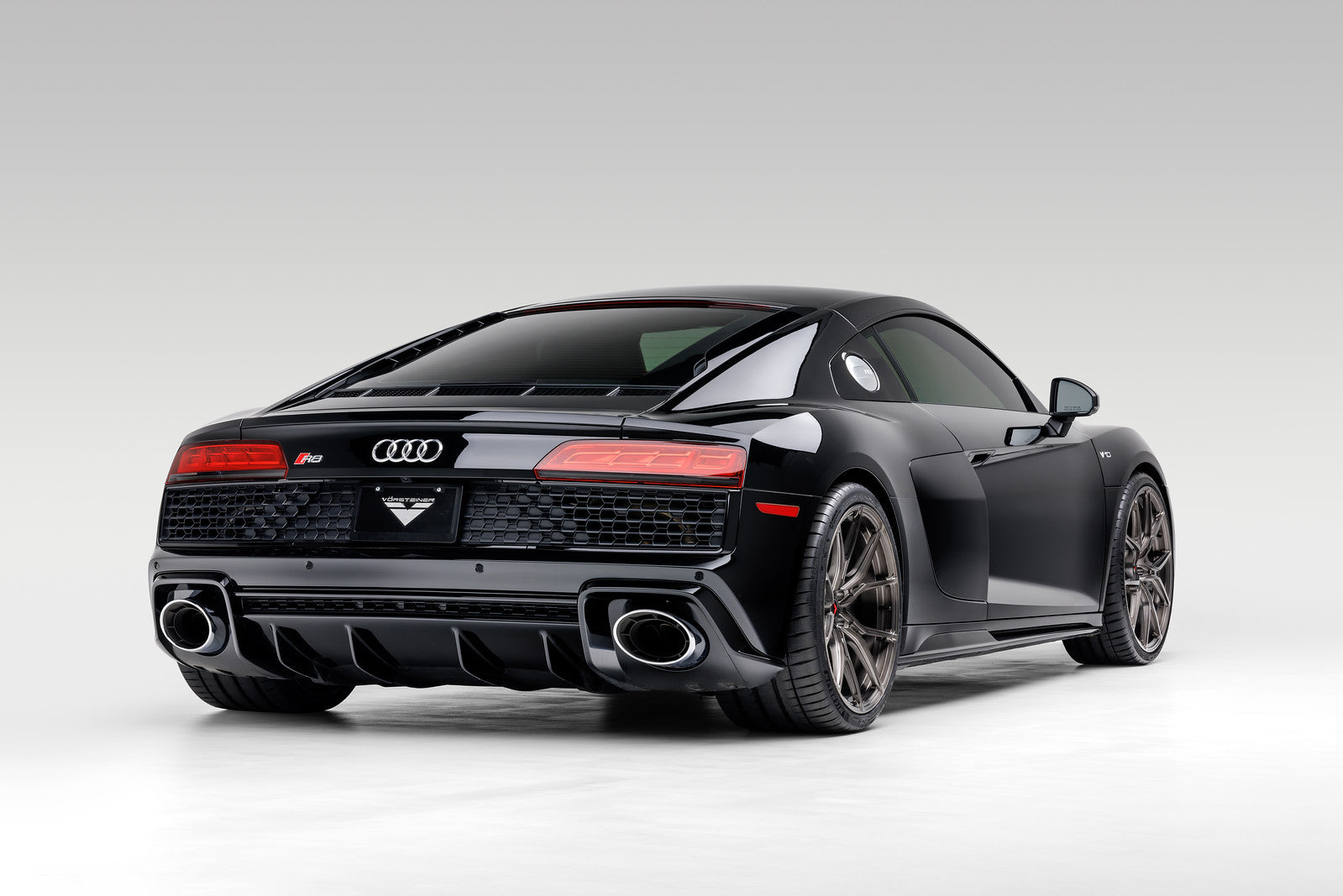 Audi R8 20 VPX 101 Liquid Smoke - High Performance Car Accessory for Racing & Car Enthusiasts - Perfect for Track Days & Auto Shows