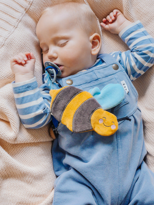 Tikiri Crinkle Scrunch Sensory Toy for Kids - Soft Textured Bee-Shaped Stress Relief Toy for Autism, ADHD & Anxiety - Perfect for Classroom, Travel & Sensory Play