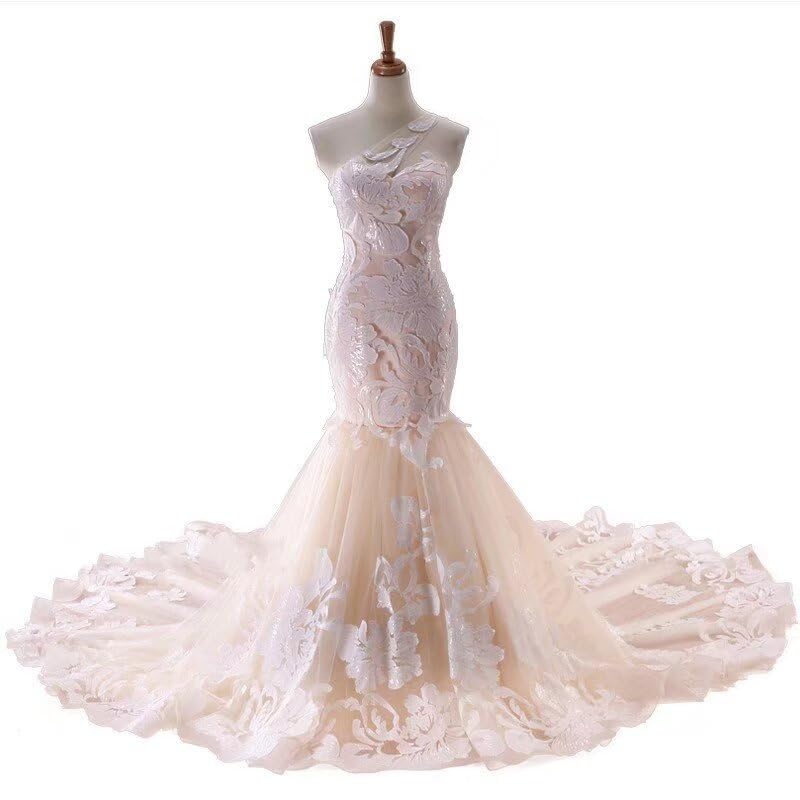 Elegant White Lace Mermaid Wedding Dress with One Shoulder & Long Train – Perfect for Bridal, Evening Gowns & Formal Events
