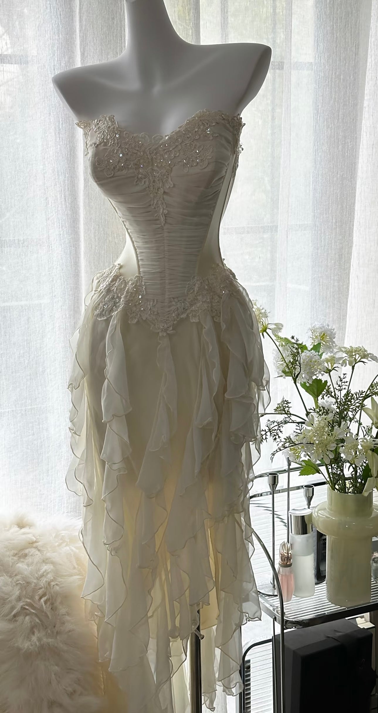 Elegant A-Line Beige Prom Dress with Applique Chiffon Details - Formal Evening Gown for Homecoming, Wedding & Special Occasions - Style J6495