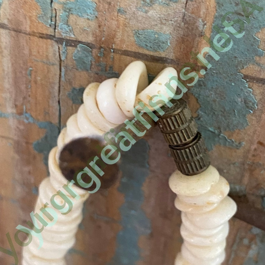 Vintage Natural Hawaiian Puka Shell Necklace for Women - 1970s Retro Beach Jewelry - Perfect for Summer, Boho Style & Beach Vacations