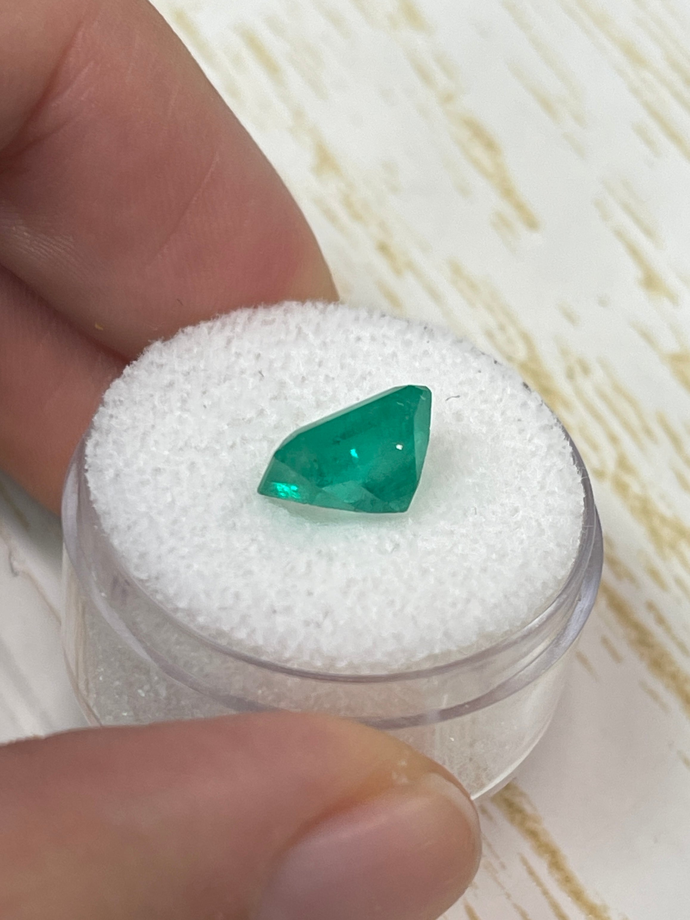 2.91 Carat 10x8mm Medium Green Colombian Emerald - Emerald Cut Gemstone for Engagement Rings & Fine Jewelry | Natural Earth-Mined Emerald for Necklaces, Earrings & Luxury Gifts