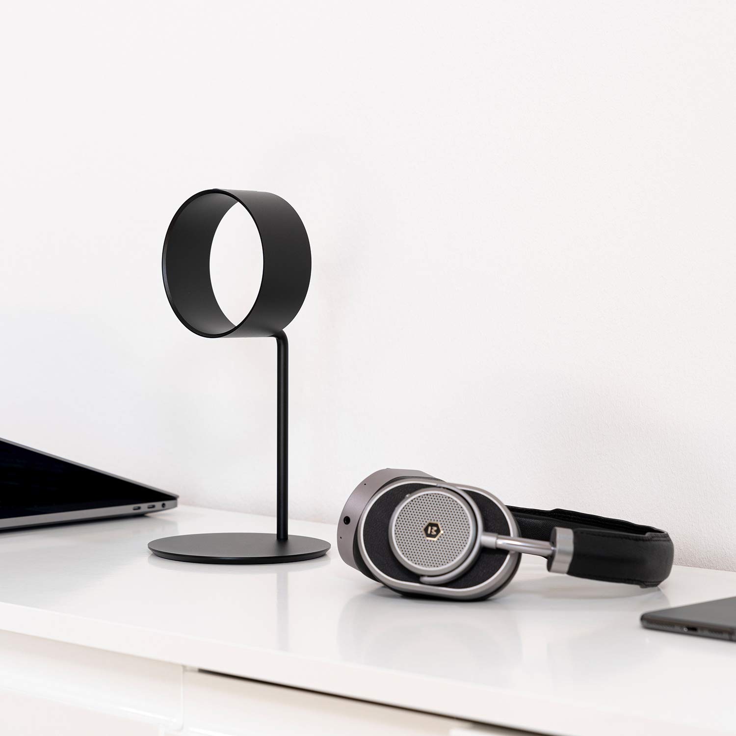 Premium Aluminum Headphone Stand - Zero Infinity Support Design for AirPods Max & Over-Ear Headphones | No Crease, Durable & Stylish | Perfect for Home Office, Gaming Setup & Studio Use (Black)