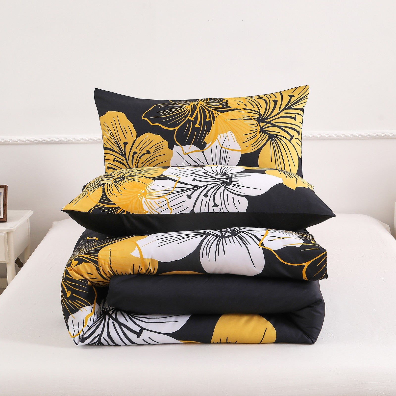 Luxury King Comforter Set - Black & Gold Floral 3-Piece Bedding Set | Ultra Soft Microfiber for All Seasons | Perfect for Master Bedroom, Guest Room & Hotel Decor