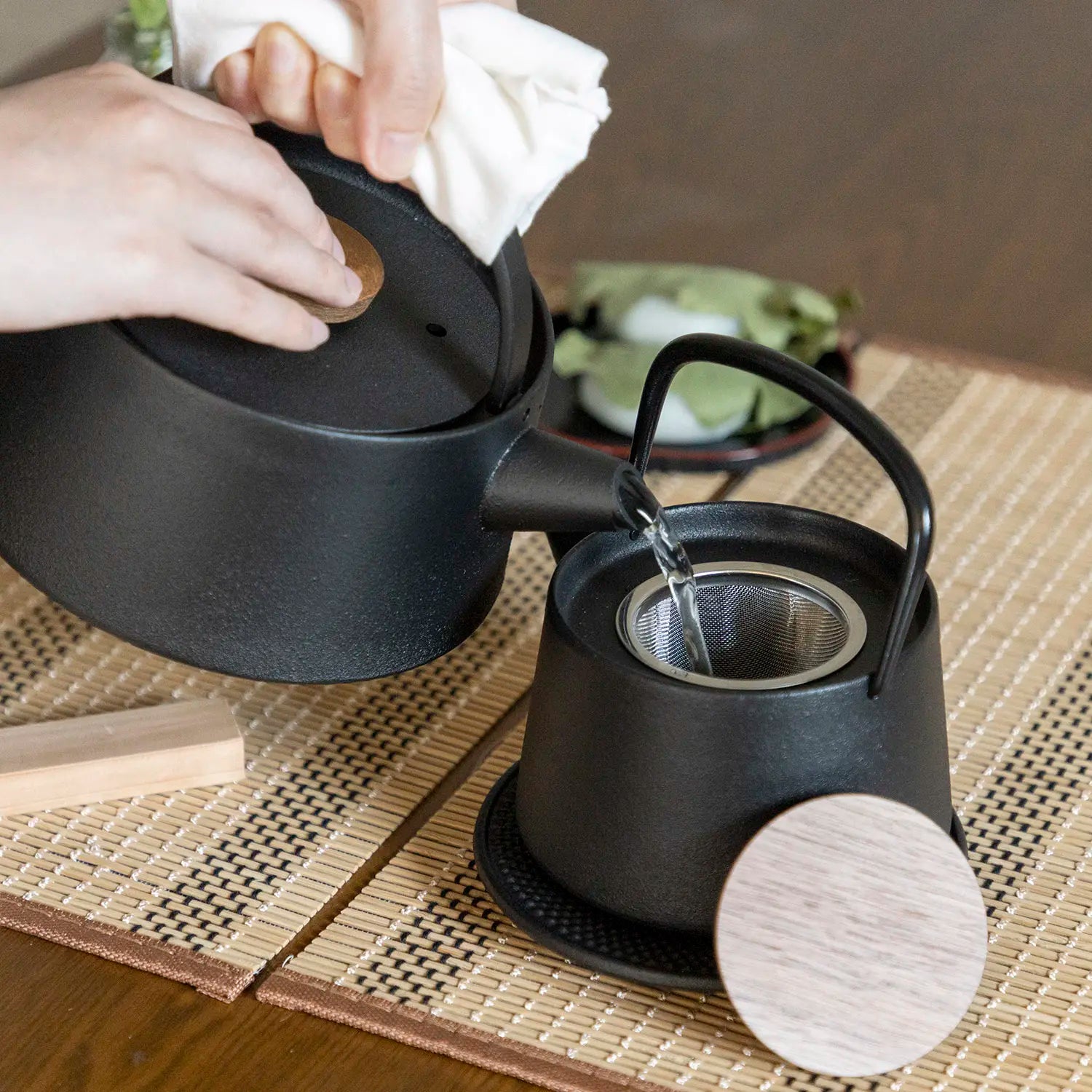 Premium Ikenaga Tetu Nambu Cast Iron Teapot - Japanese Tetsukyusu for Loose Leaf Tea Brewing - Perfect for Tea Ceremonies, Home Use & Gifts