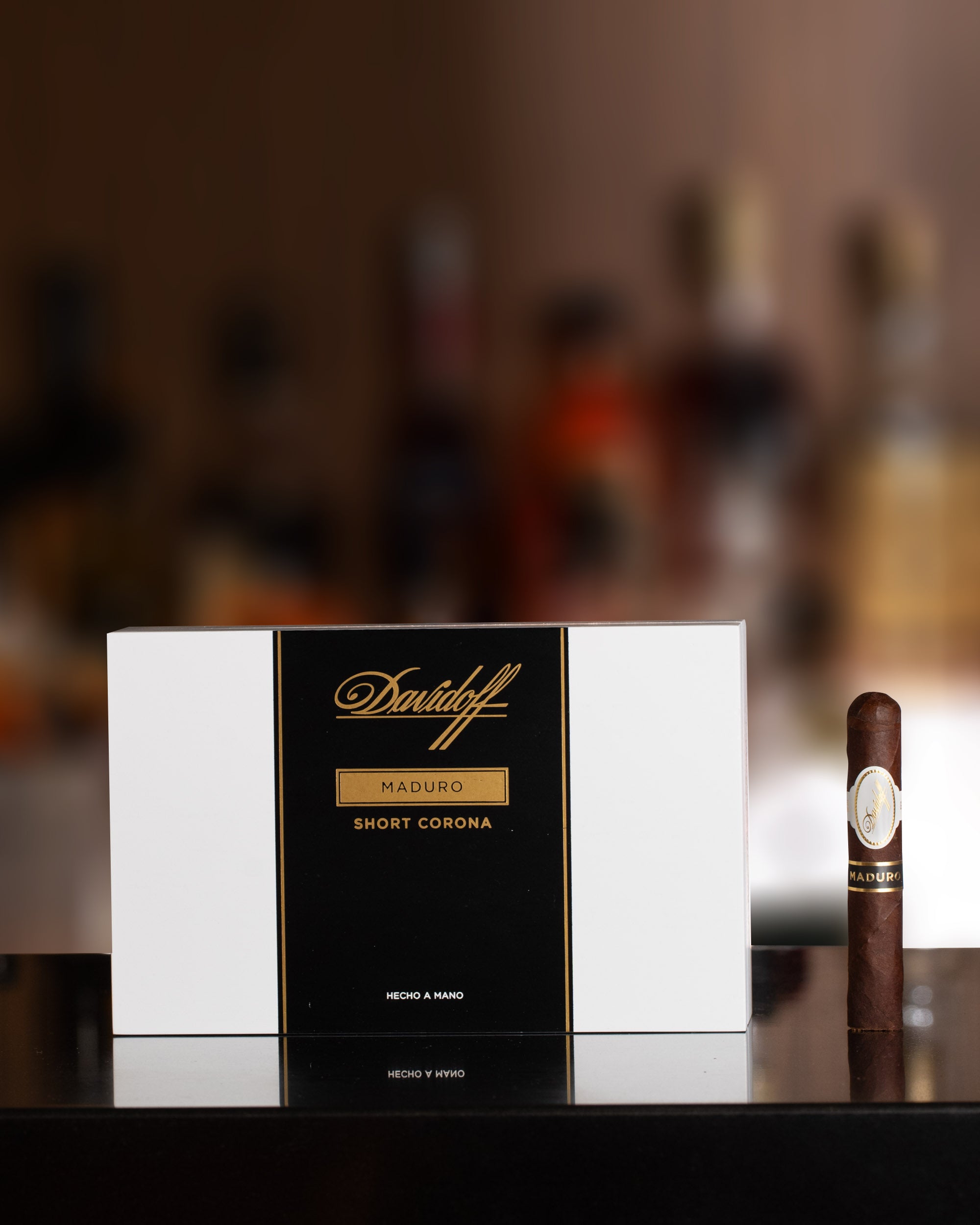 Davidoff Maduro Short Corona Cigars - Premium Handmade Cigar for Special Occasions | Perfect for Gifts, Celebrations & Relaxation