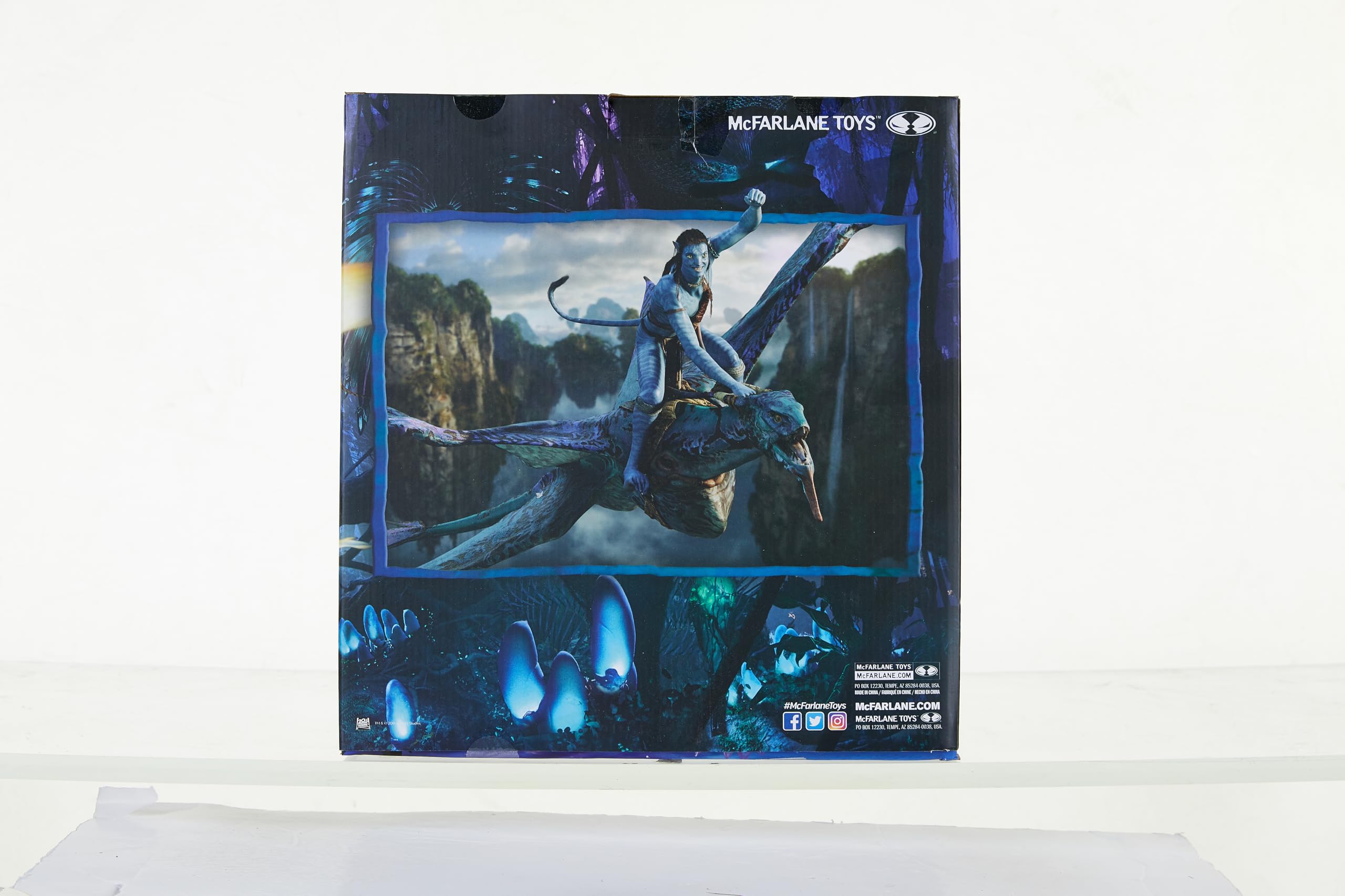 McFarlane Toys Avatar Jake Sully & Mega Banshee BOB 7-Inch Action Figure - Collectible Movie Toy for Fans, Display & Play - Perfect for Avatar Merchandise Collectors & Gift Giving