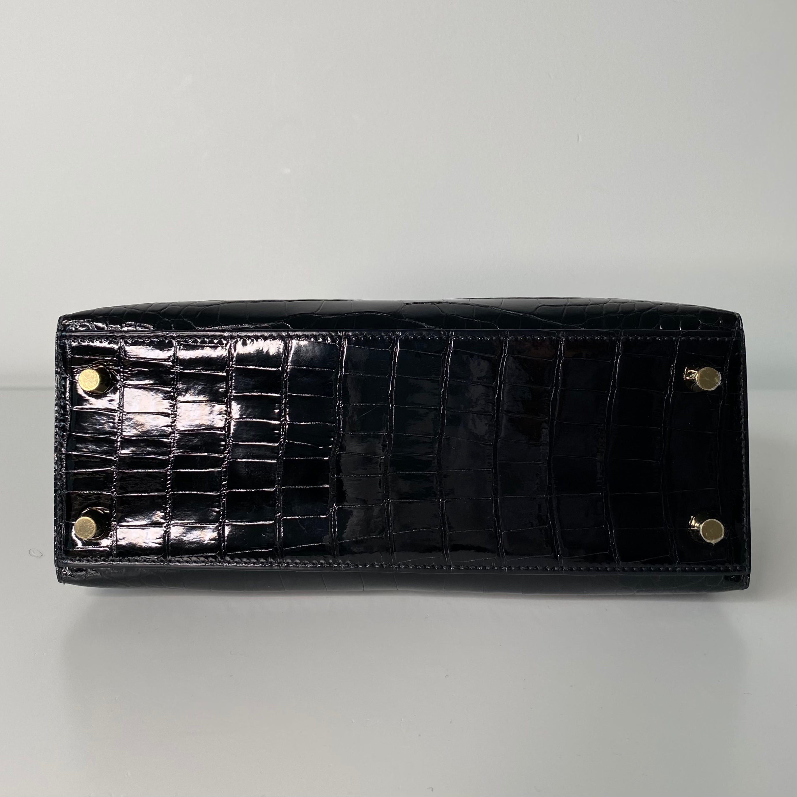 Hermès Kelly 25 Sellier Bag in Black Shiny Alligator Leather with Gold Hardware - Luxury Handbag for Women, Perfect for Evening Events & Special Occasions