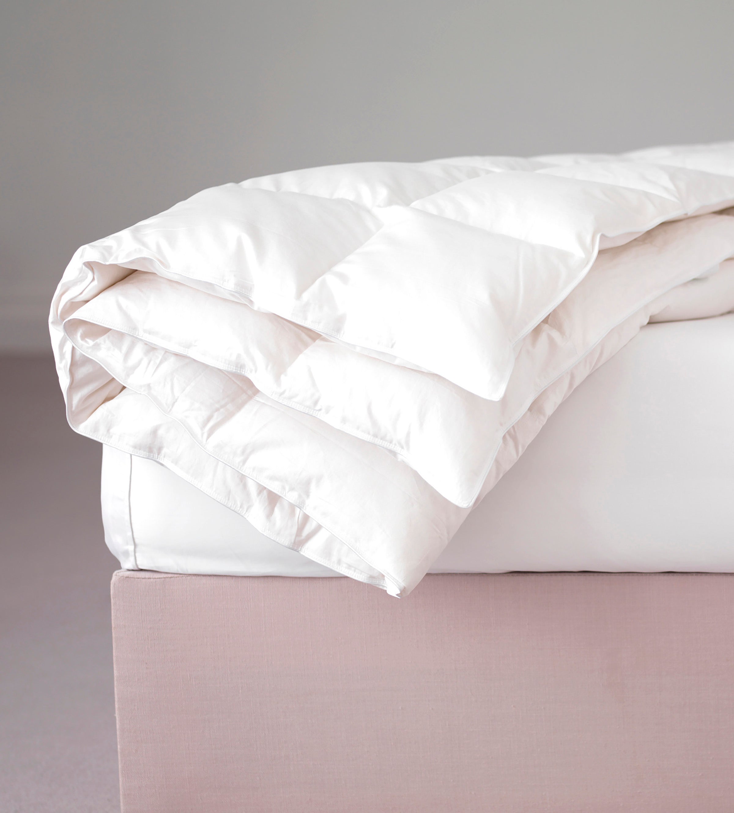Premium 100% European Duck Down Duvet - Ultra Soft & Hypoallergenic Comforter for All-Season Warmth - Perfect for Bedroom, Guest Room & Cozy Home Decor