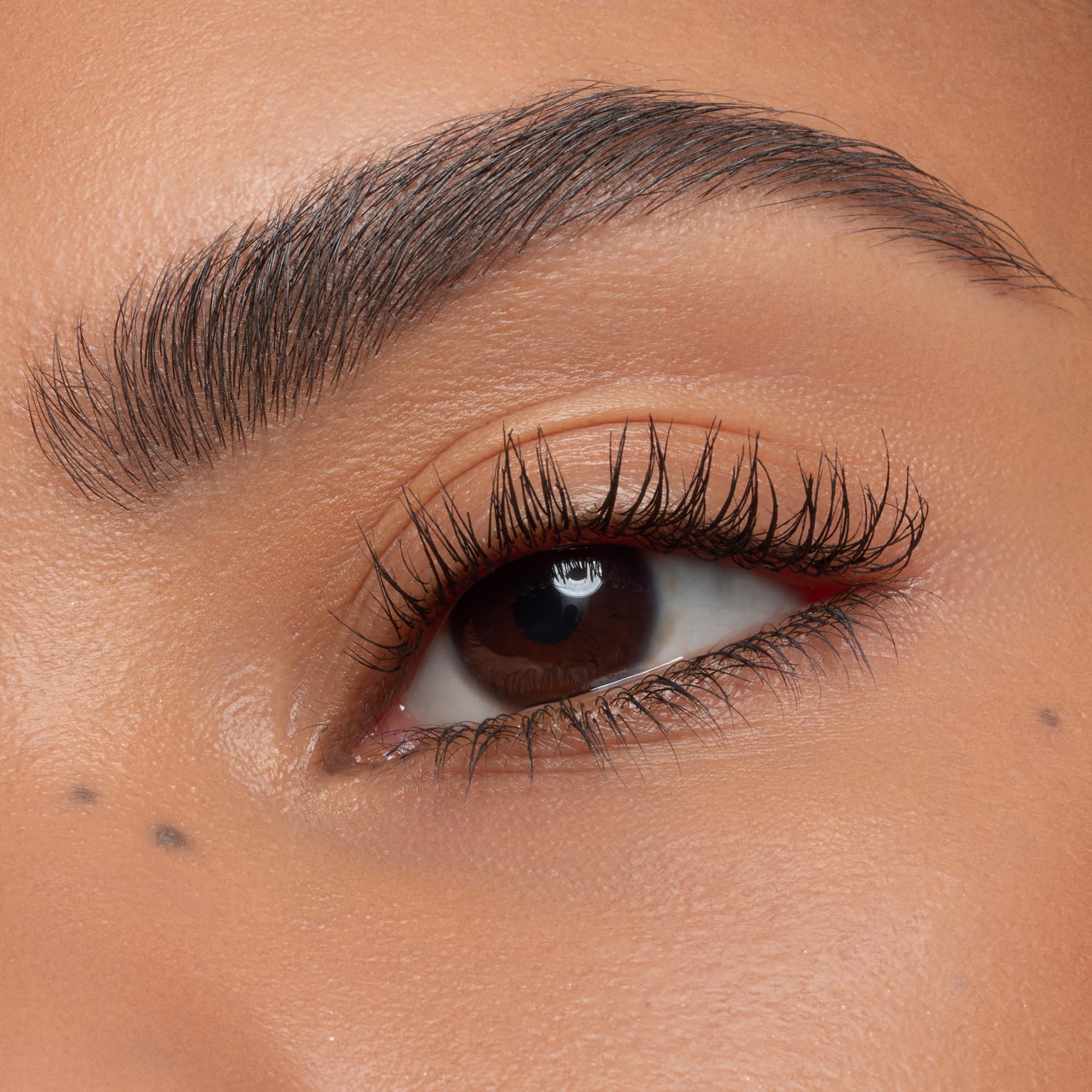 Essence Curl Fixing Lash Base Mascara Primer - Long-Lasting Curl & Definition | Vegan, Cruelty-Free, Paraben-Free | Perfect for Daytime Wear & Special Occasions