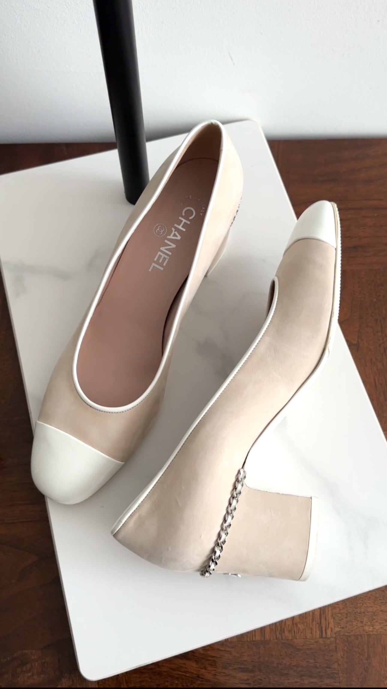 Chanel Light Beige Suede & White Patent Leather Cap-Toe Chain Pumps - Women's Size 41 (US 10) - Perfect for Weddings, Office & Evening Events