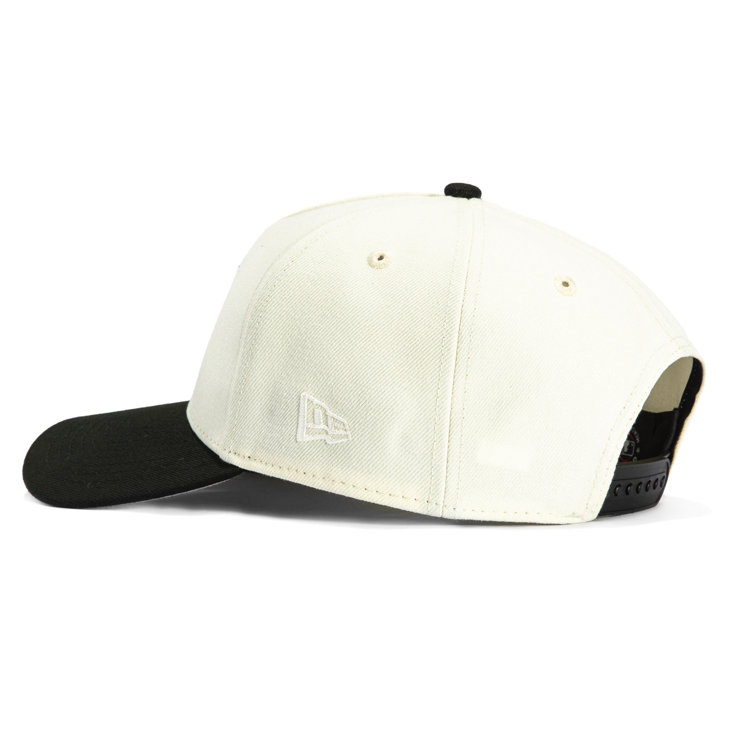 New Era 9Forty A-Frame New York Yankees Snapback Baseball Cap - Adjustable White & Black Hat for Men & Women | Perfect for Baseball Games, Streetwear Fashion & Casual Outfits