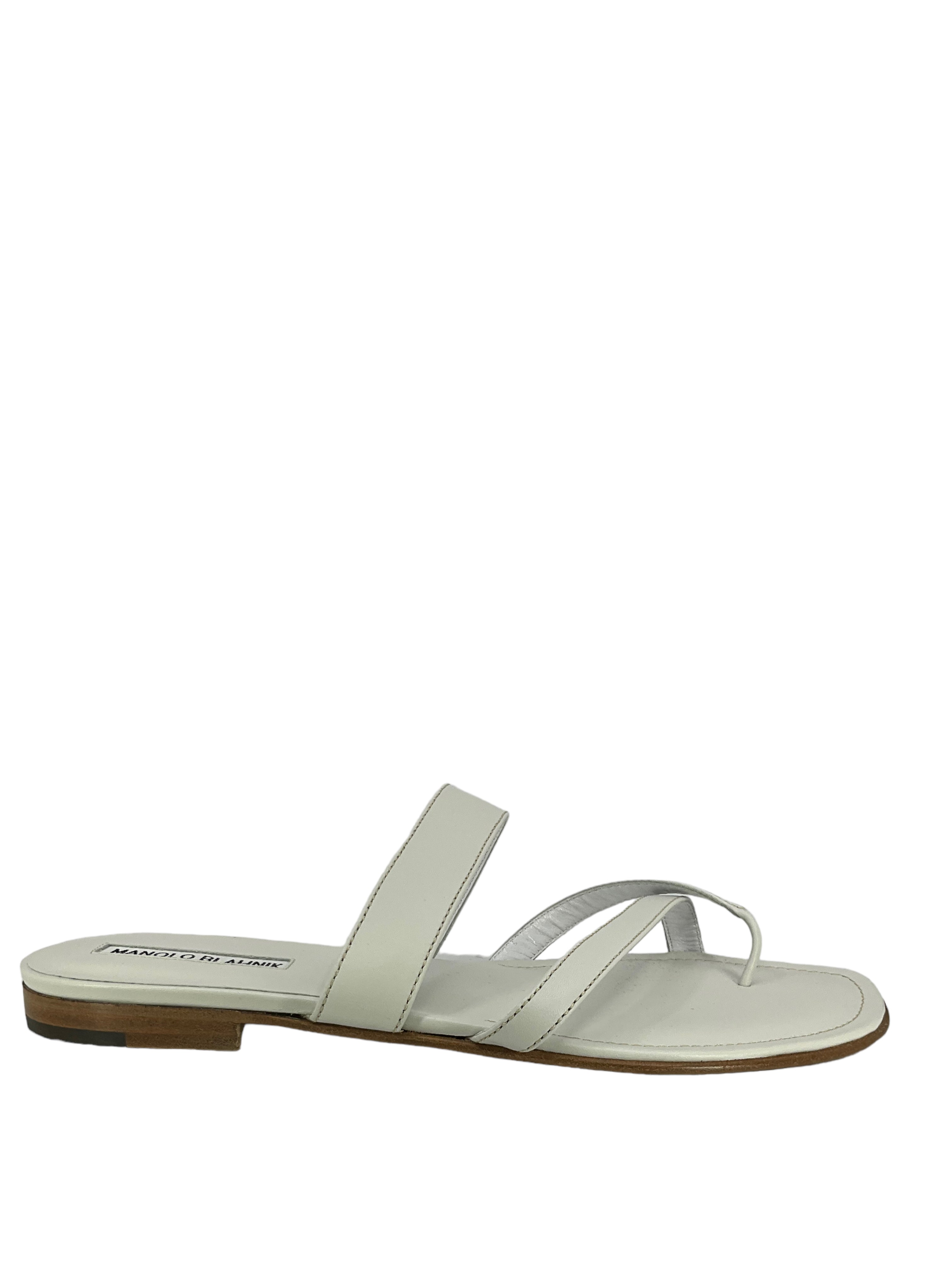 MANOLO BLAHNIK Susa Leather Thong Sandals Women's Size 10.5 - Comfortable Luxury Flip Flops for Beach, Vacation & Summer Outfits