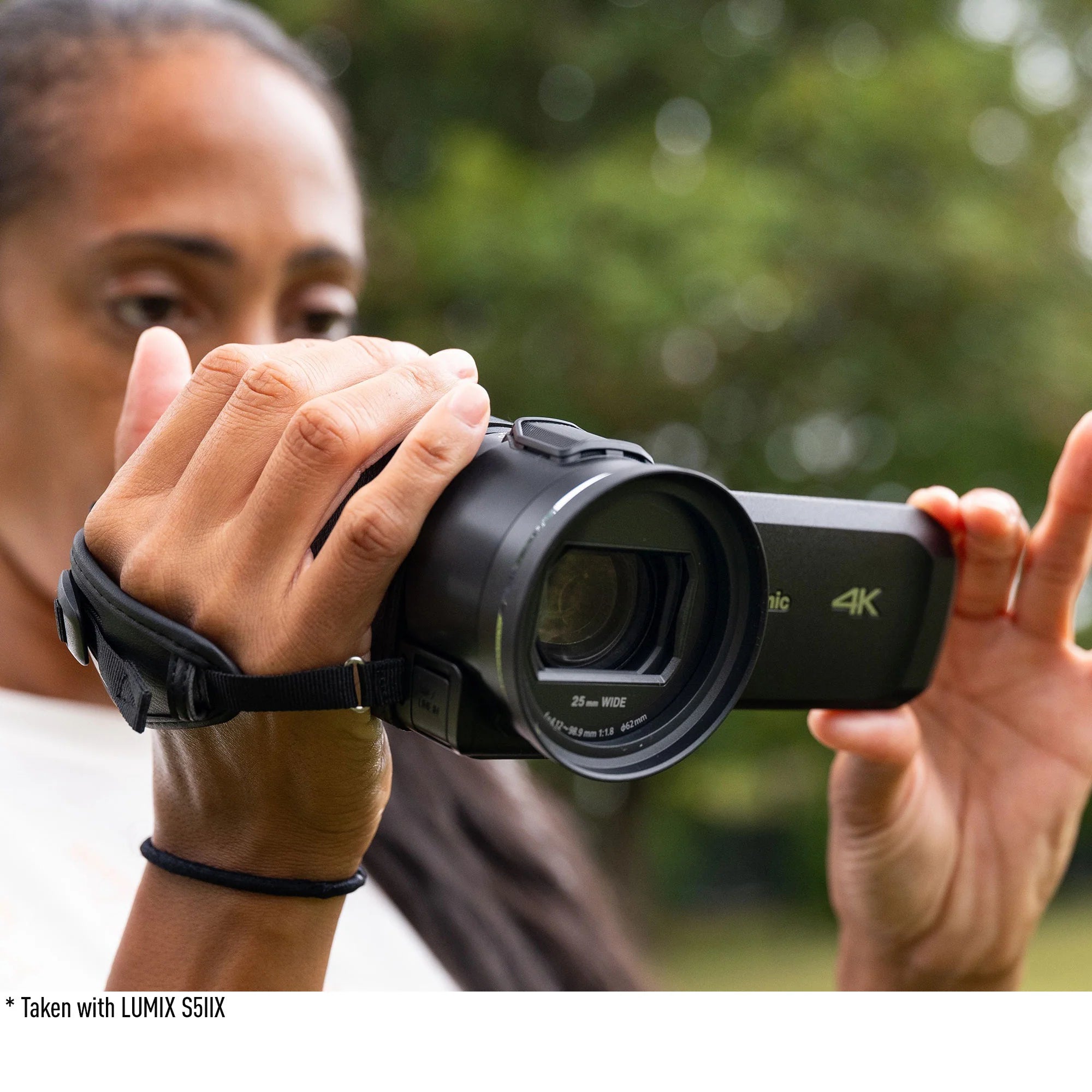 Panasonic VX3K 4K Ultra HD Camcorder with 20x Optical Zoom - Professional Video Camera for Vlogging, Travel & Home Movies