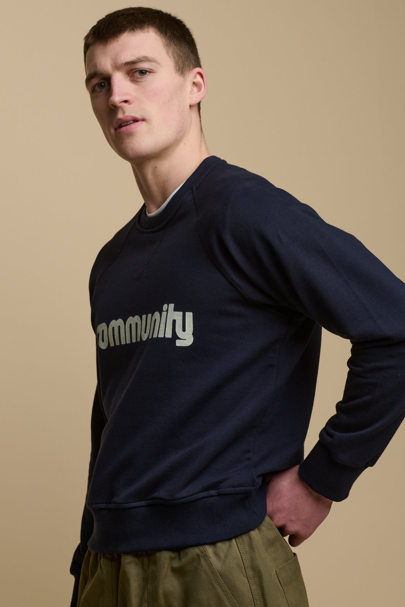 Men's Navy Logo Raglan Sweatshirt - Comfortable Long Sleeve Pullover for Casual Wear, Gym & Outdoor Activities