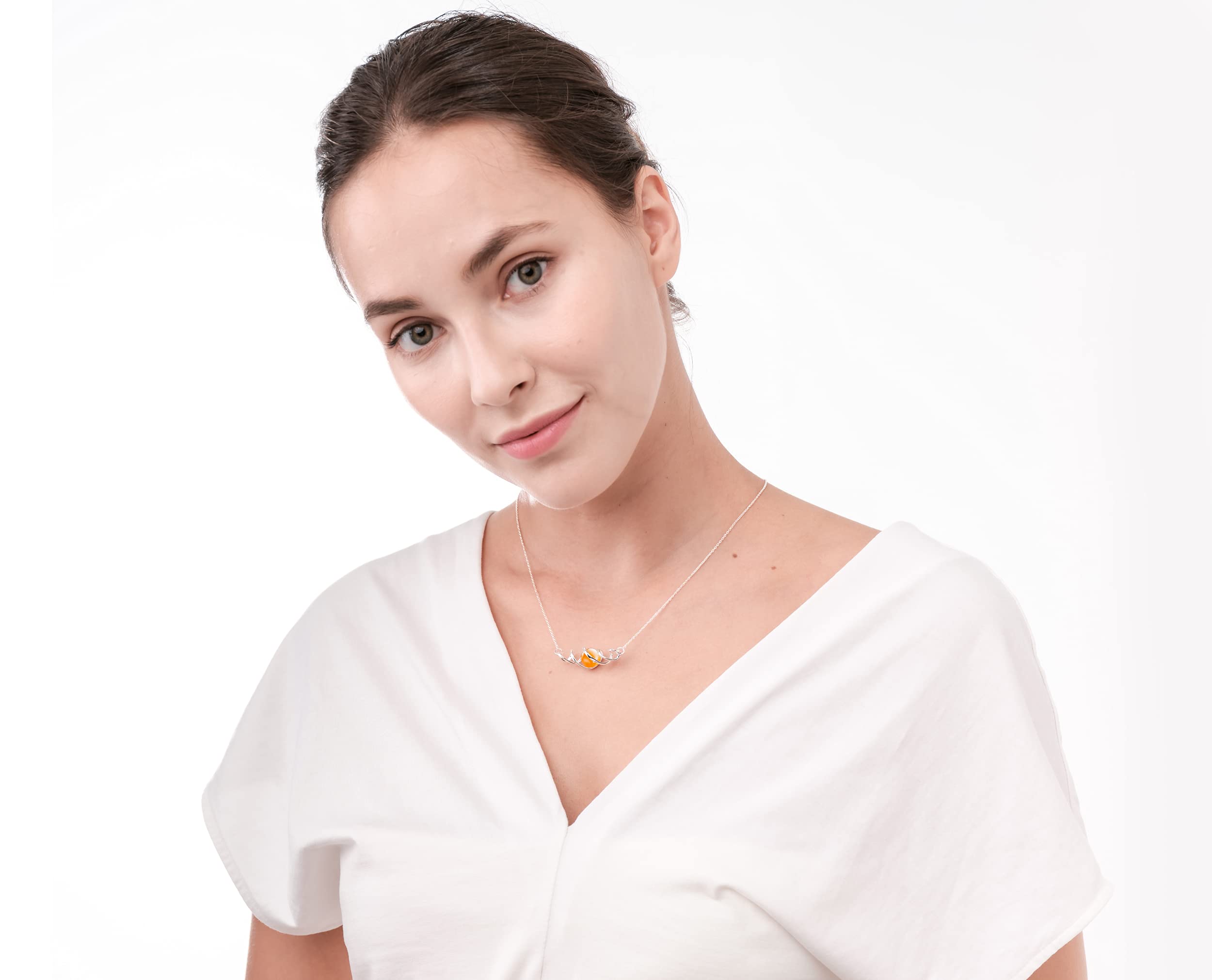 Oregon Sunstone Silver Pendant Necklace for Women - Minimalist Birthstone Jewelry, Dainty Chain for Everyday Wear, Gift for Her, Birthday, Anniversary, or Special Occasion