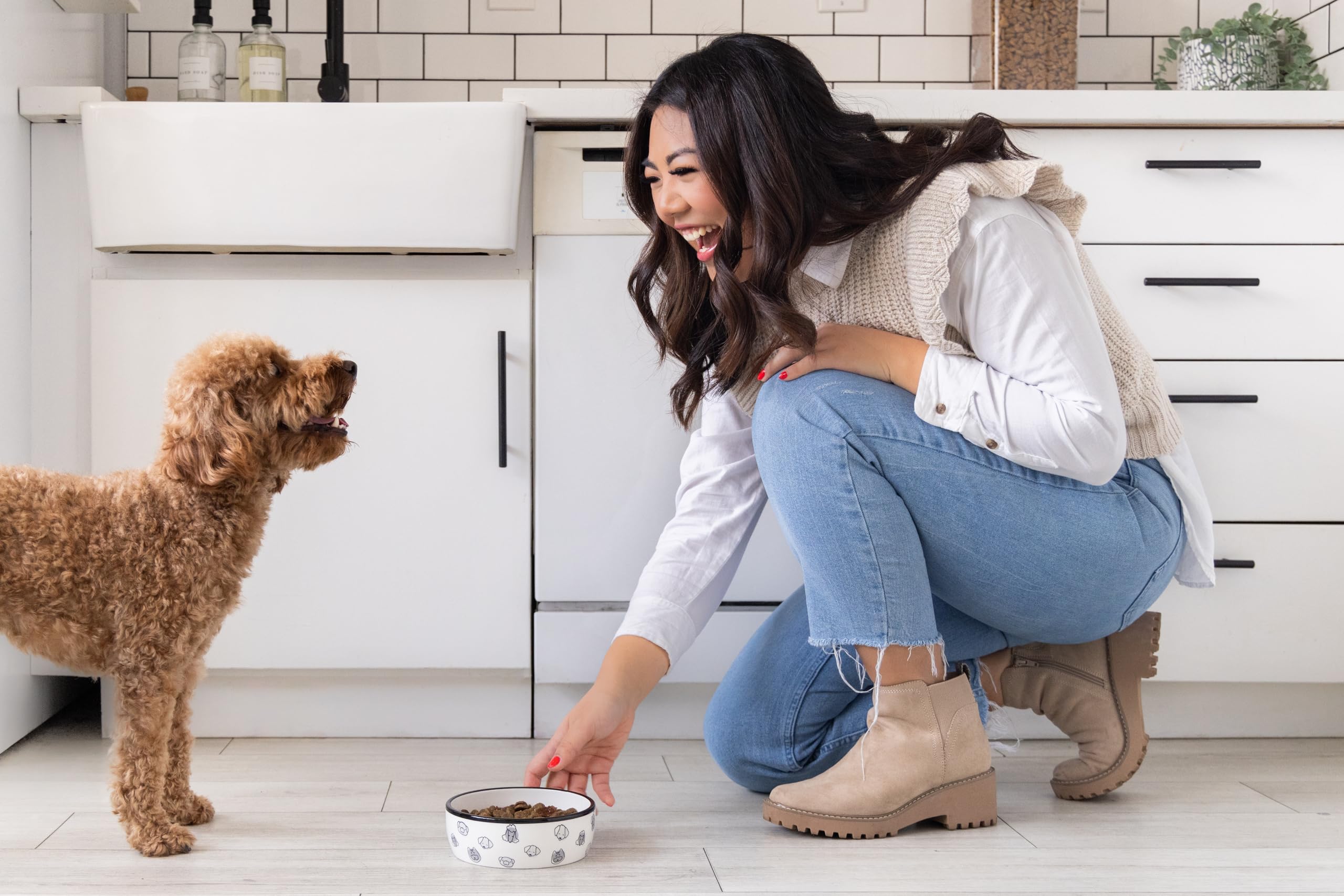 Pearhead Gray Dog Faces Pattern Ceramic Dog Bowl - 2 Cup Capacity Medium Pet Food & Water Dish - Microwave & Dishwasher Safe - Perfect for Indoor & Outdoor Feeding