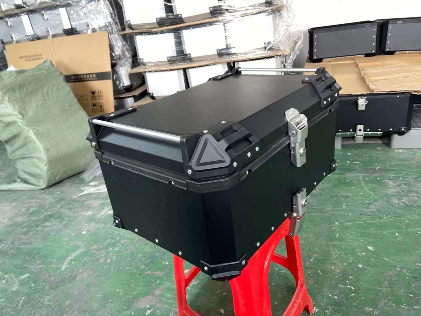 Universal Motorcycle Top Case - 65L Aluminum Luggage Box for Scooters & Bikes | Outdoor Travel Storage
