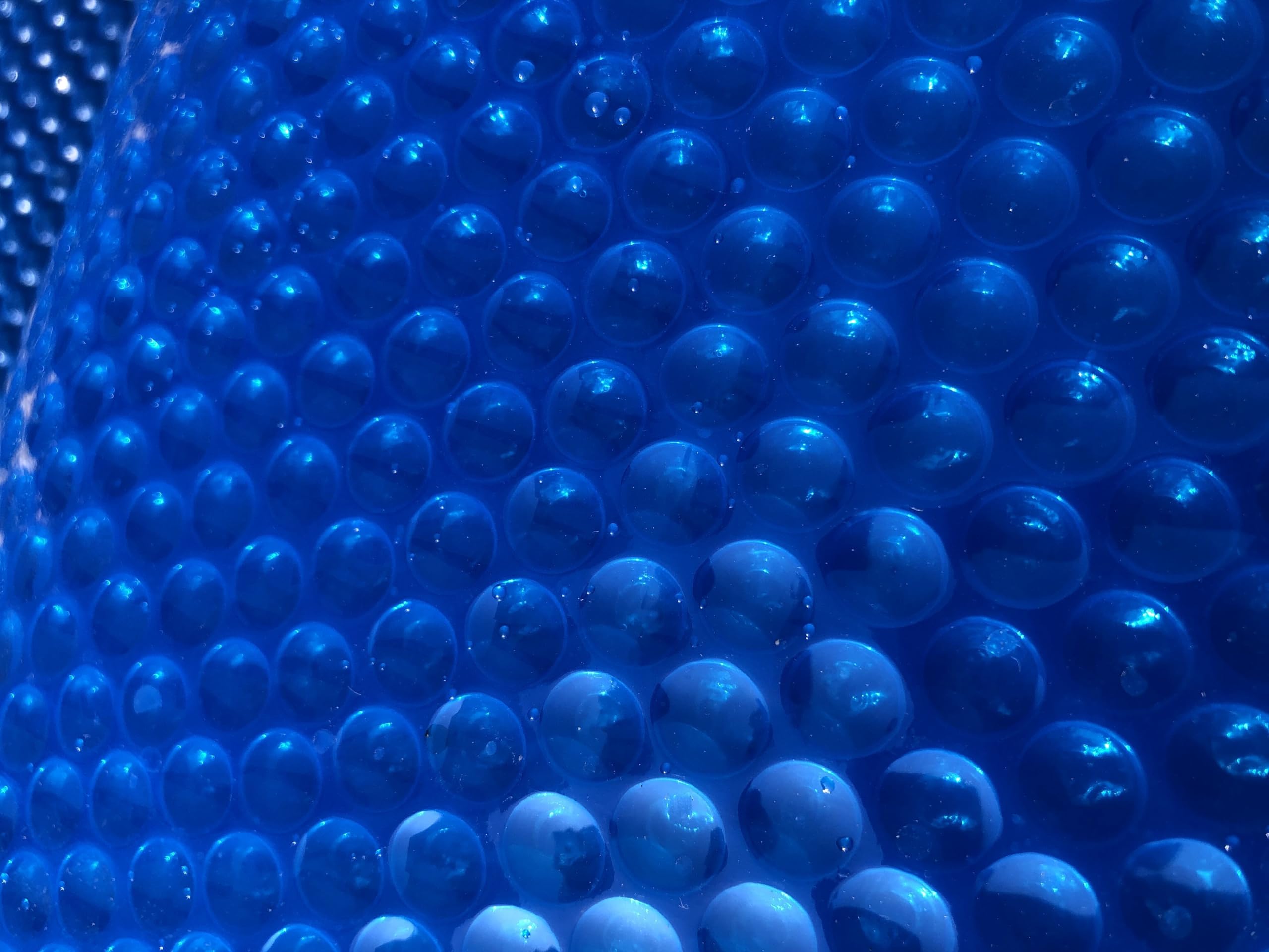 18 Foot Round Solar Pool Cover, 16-mil Heavy-Duty Blue Pool Cover for Above-Ground & In-Ground Pools, Insulating Solar Heater Cover for Energy Savings & Extended Swimming Season