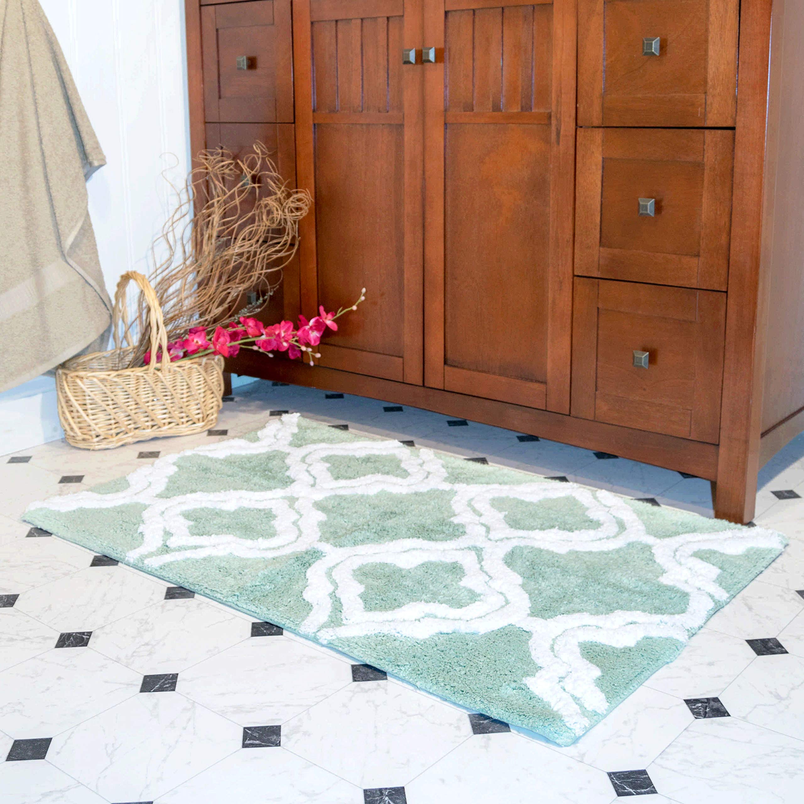 Chesapeake Double Quatrefoil 2-Piece Bath Rug Set in Subtle Green - 21