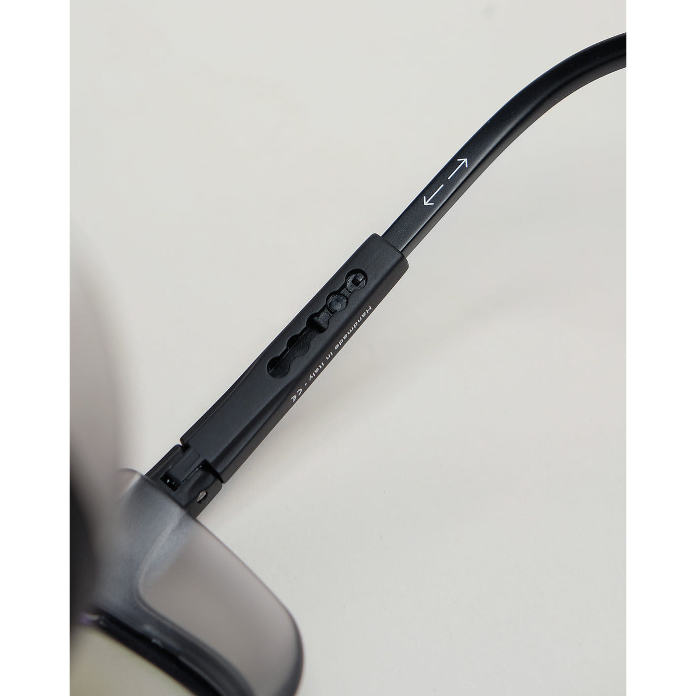 SOLO Black or White Photochromatic Lens - Premium Sunglasses for Outdoor Sports, Cycling & Driving - UV Protection & Anti-Glare