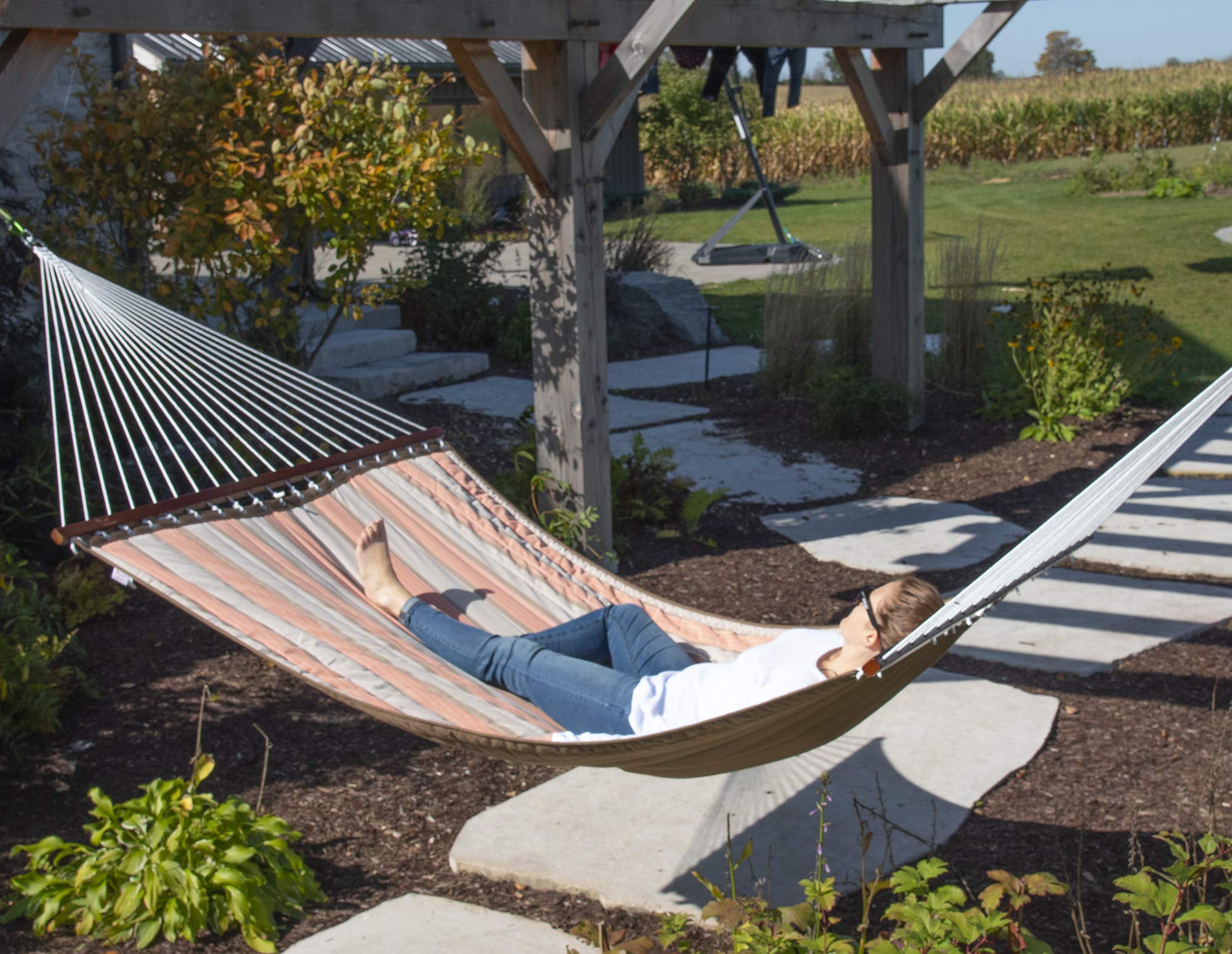 Vivere Fade Resistant Quilted Hammock with Spreader Bars - 450 lb Weight Capacity, Durable Outdoor Hammock for Patio, Backyard, Camping (Cameo Color)