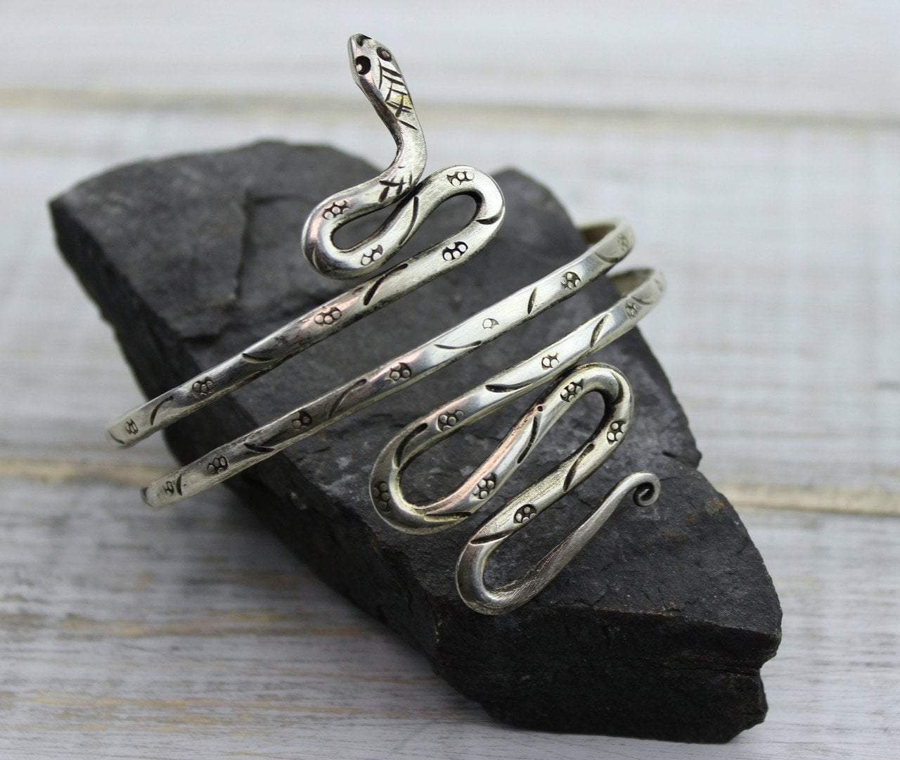 Adjustable Silver Snake Bracelet for Women - Elegant & Stylish Jewelry Gift for Parties, Dating & Special Occasions